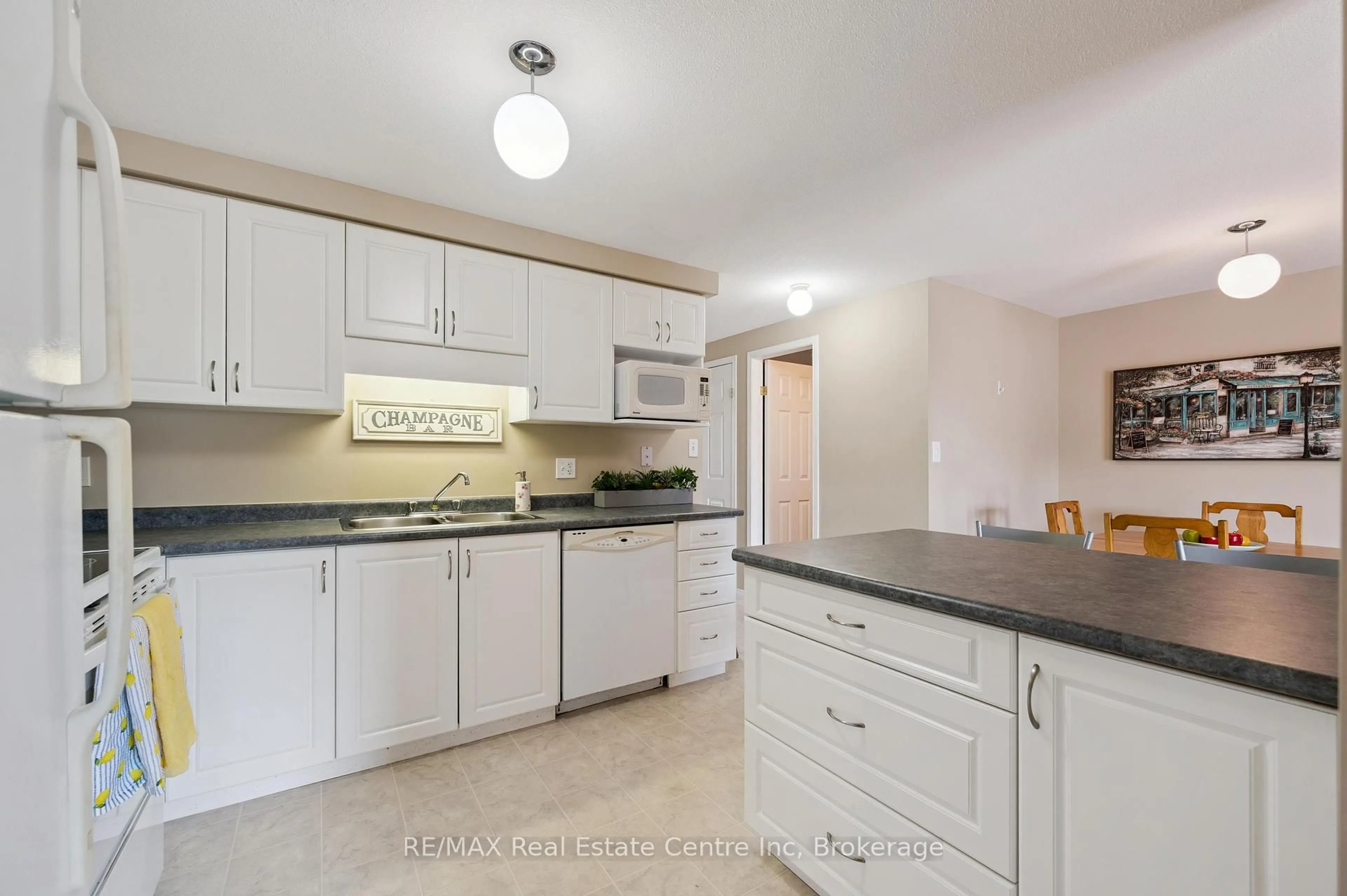 Standard kitchen, ceramic/tile floor for 179 Prosperity Dr, Kitchener Ontario N2E 4E5