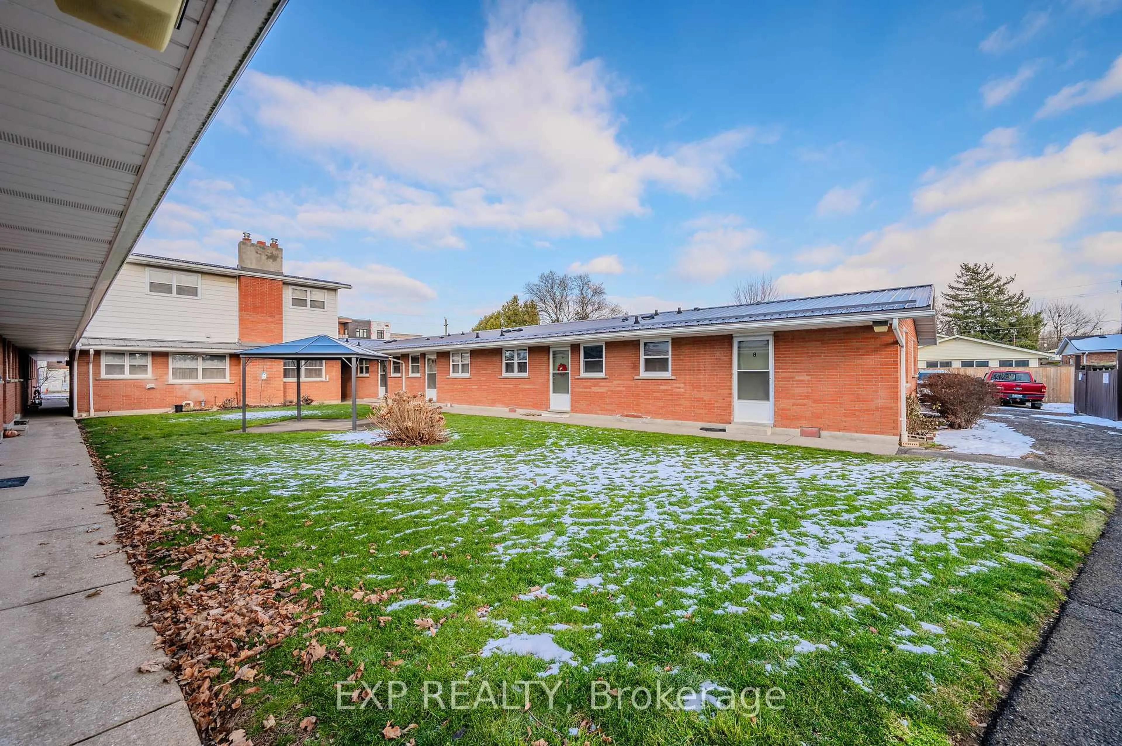 A pic from outside/outdoor area/front of a property/back of a property/a pic from drone, building for 3314 Menno St #2, Lincoln Ontario L0R 2C0