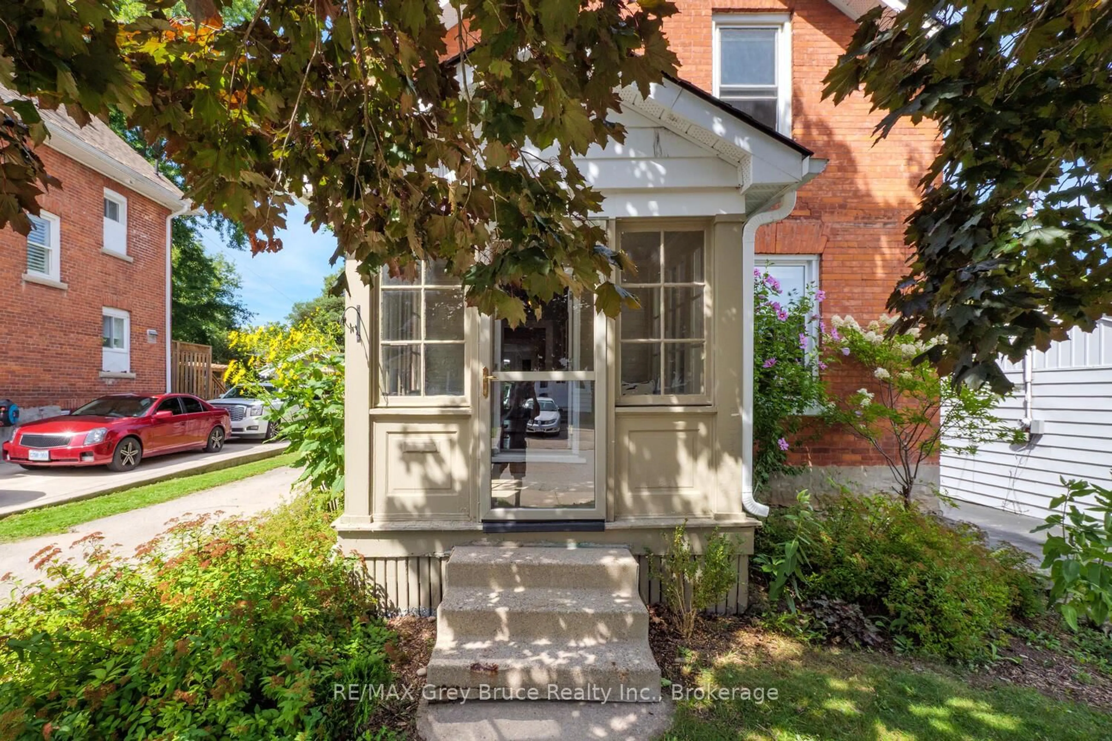 Home with brick exterior material, street for 564 13th A St, Owen Sound Ontario N4K 3X4