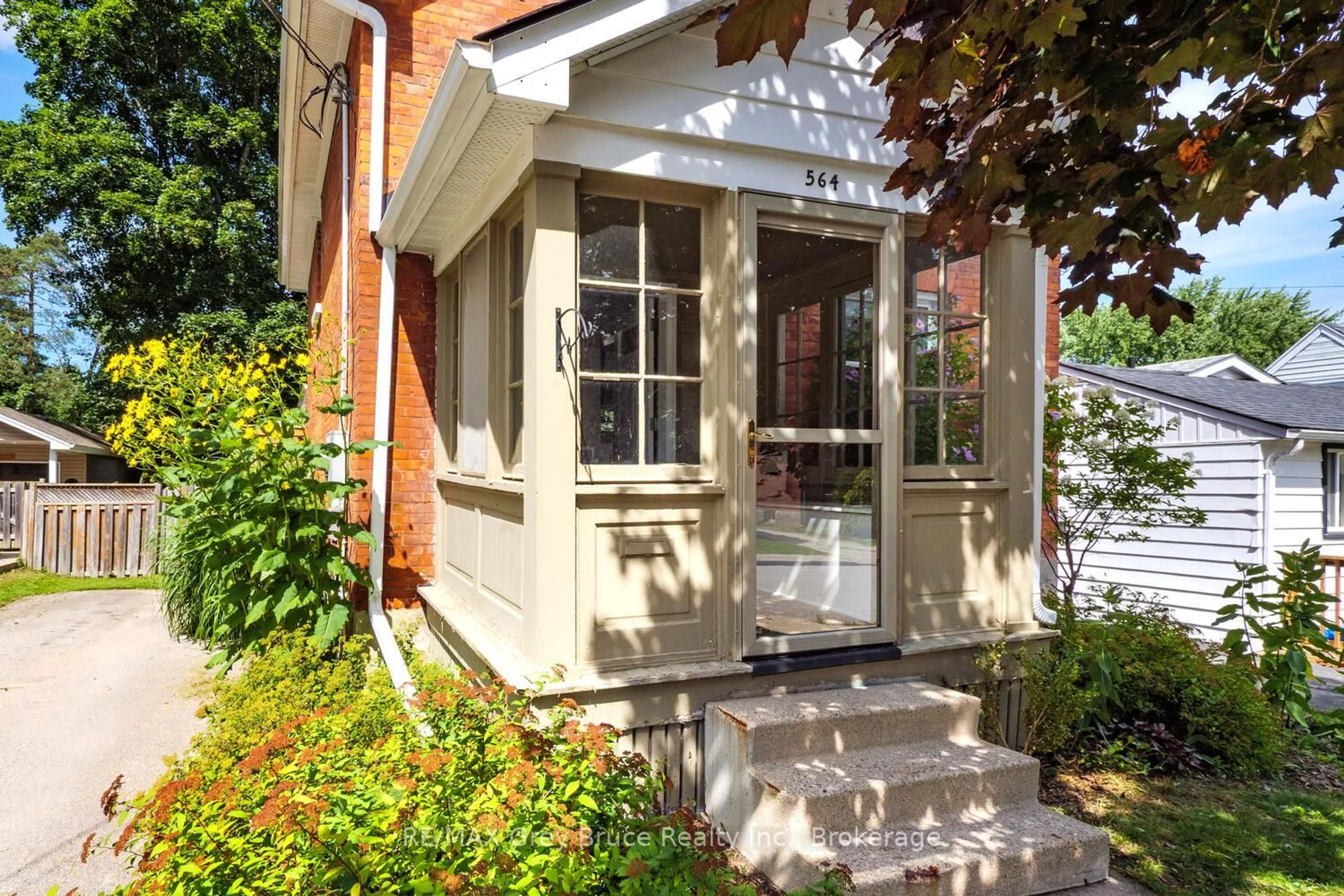 Unknown for 564 13th A St, Owen Sound Ontario N4K 3X4