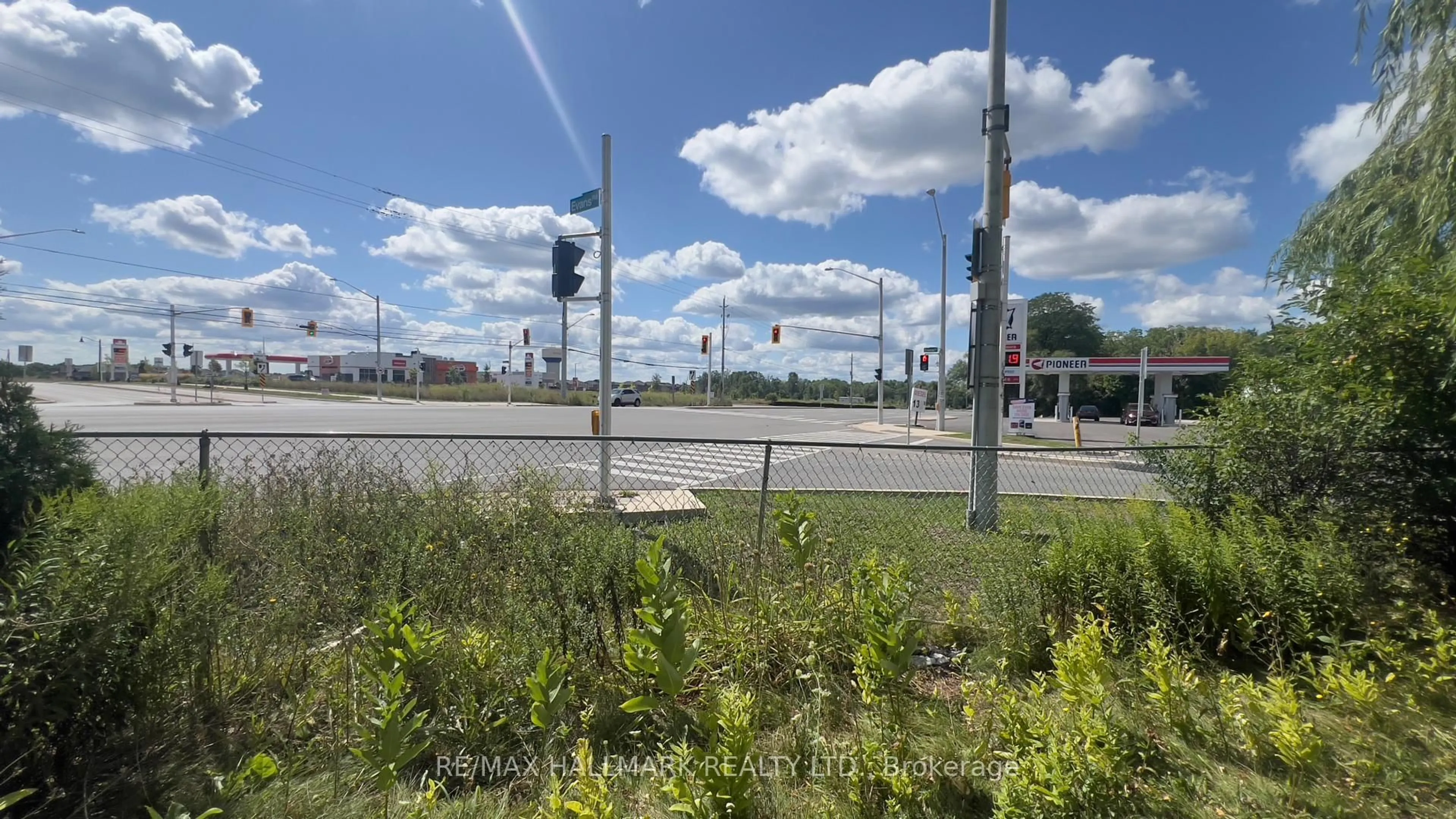 Parking for 559 Dundas St, Hamilton Ontario L0R 2H1