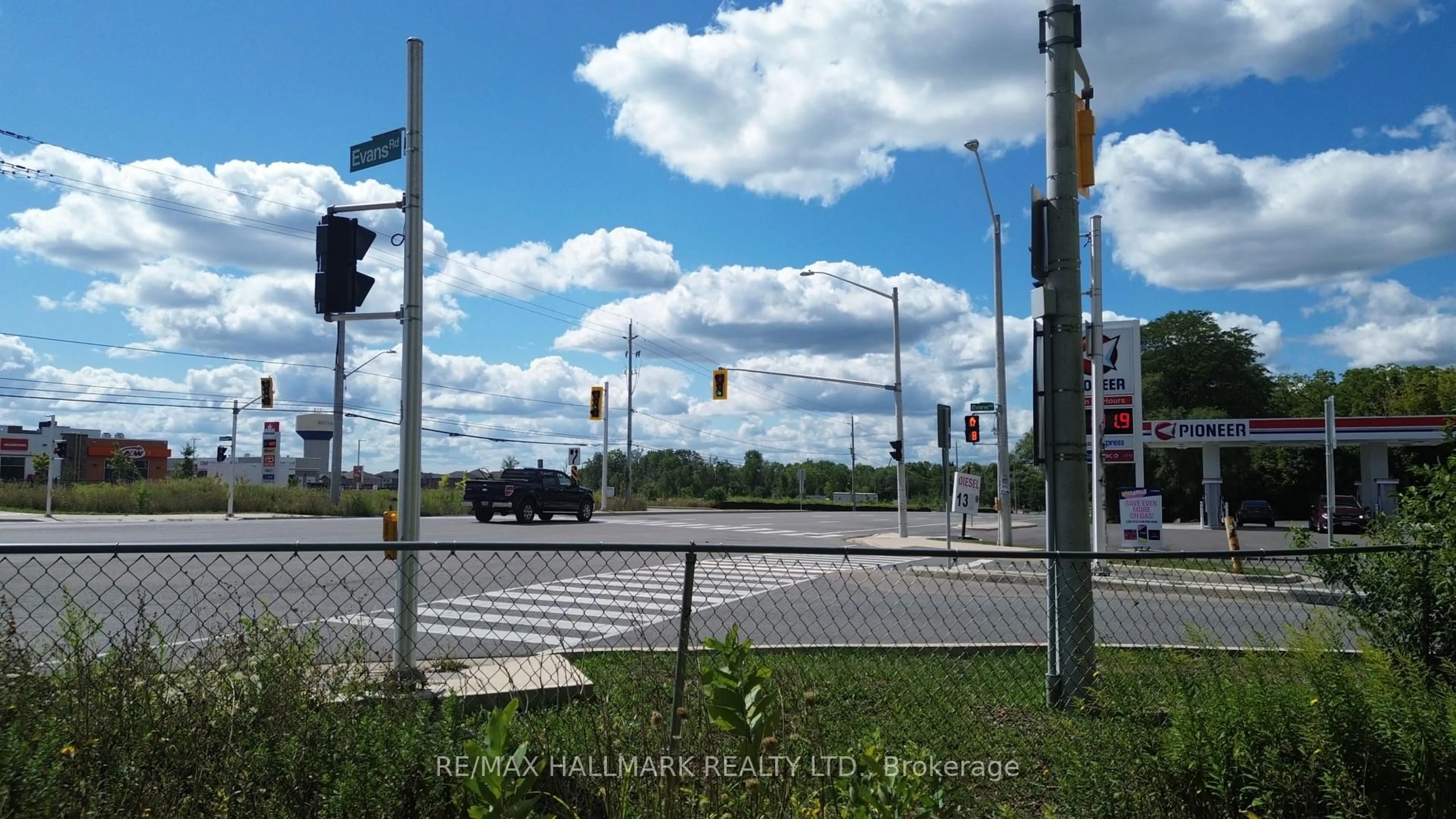 Blurry image for 559 Dundas St, Hamilton Ontario L0R 2H1