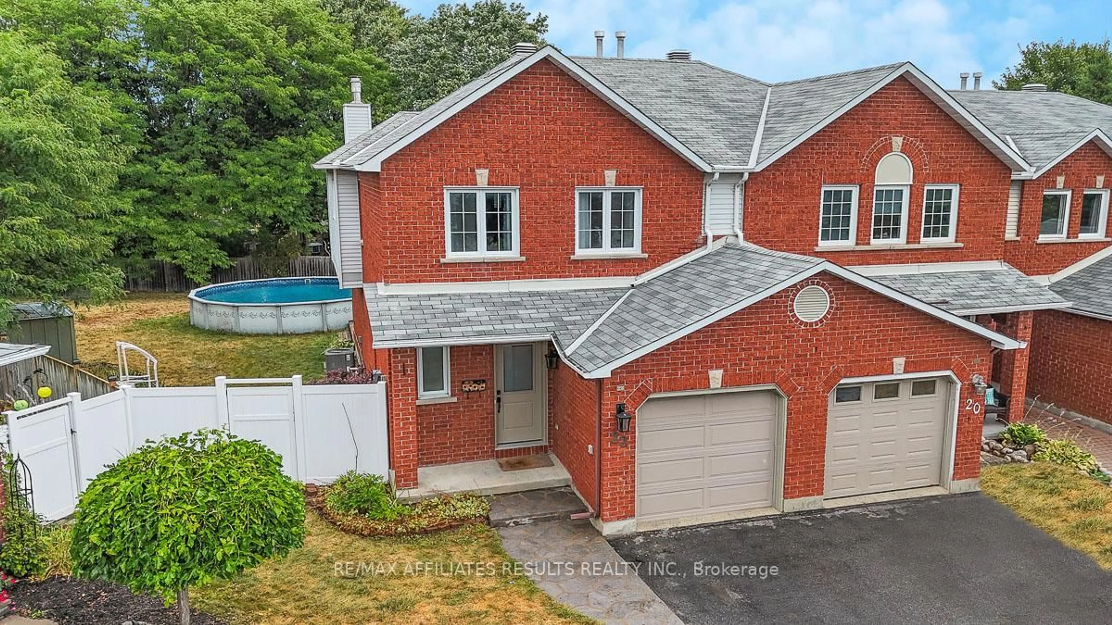 A pic from outside/outdoor area/front of a property/back of a property/a pic from drone, street for 22 Hendrie Crt, Kanata Ontario K2L 4A4