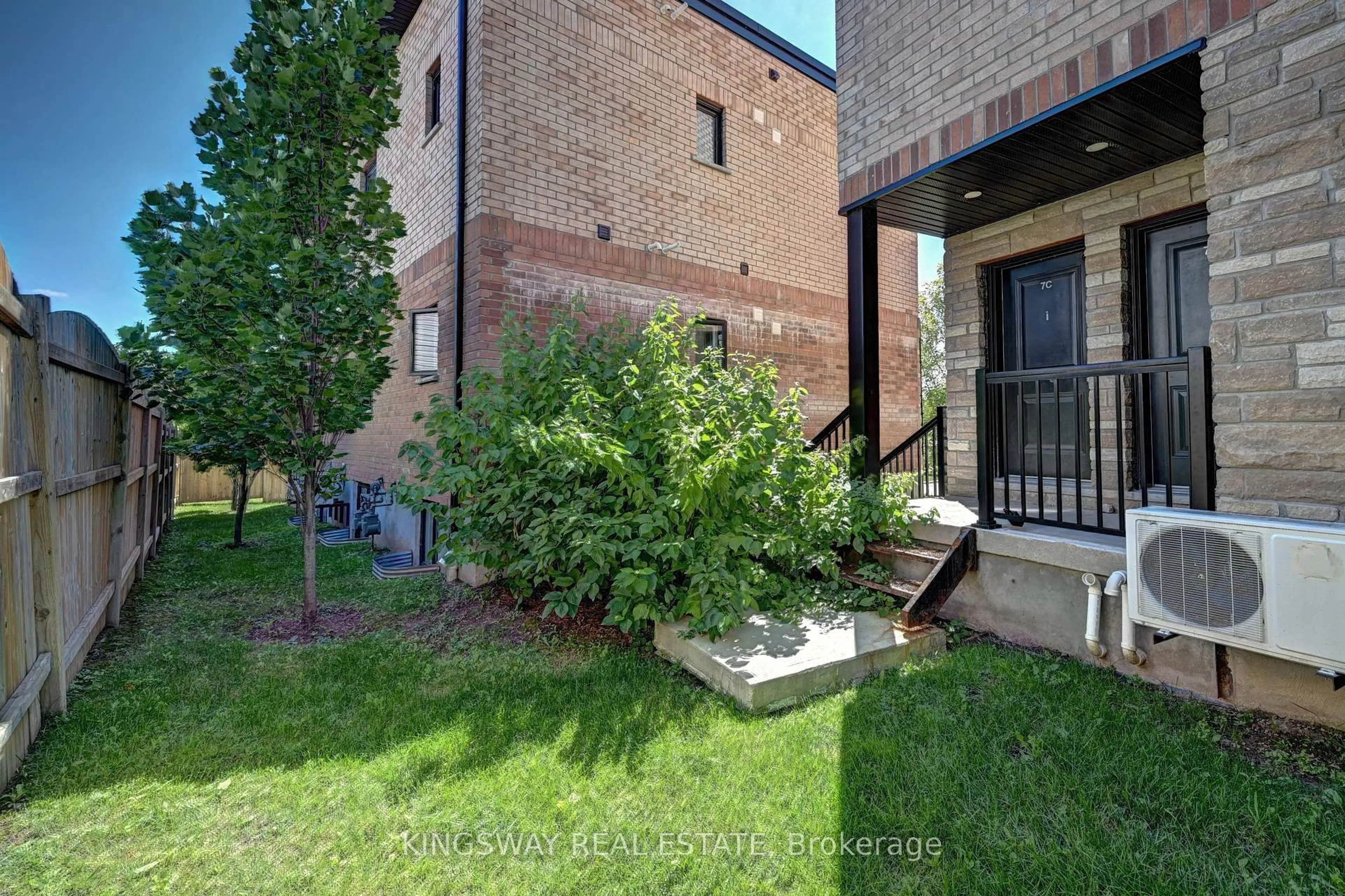 Patio, street for 164 Heiman St #7C, Kitchener Ontario N2M 3L9