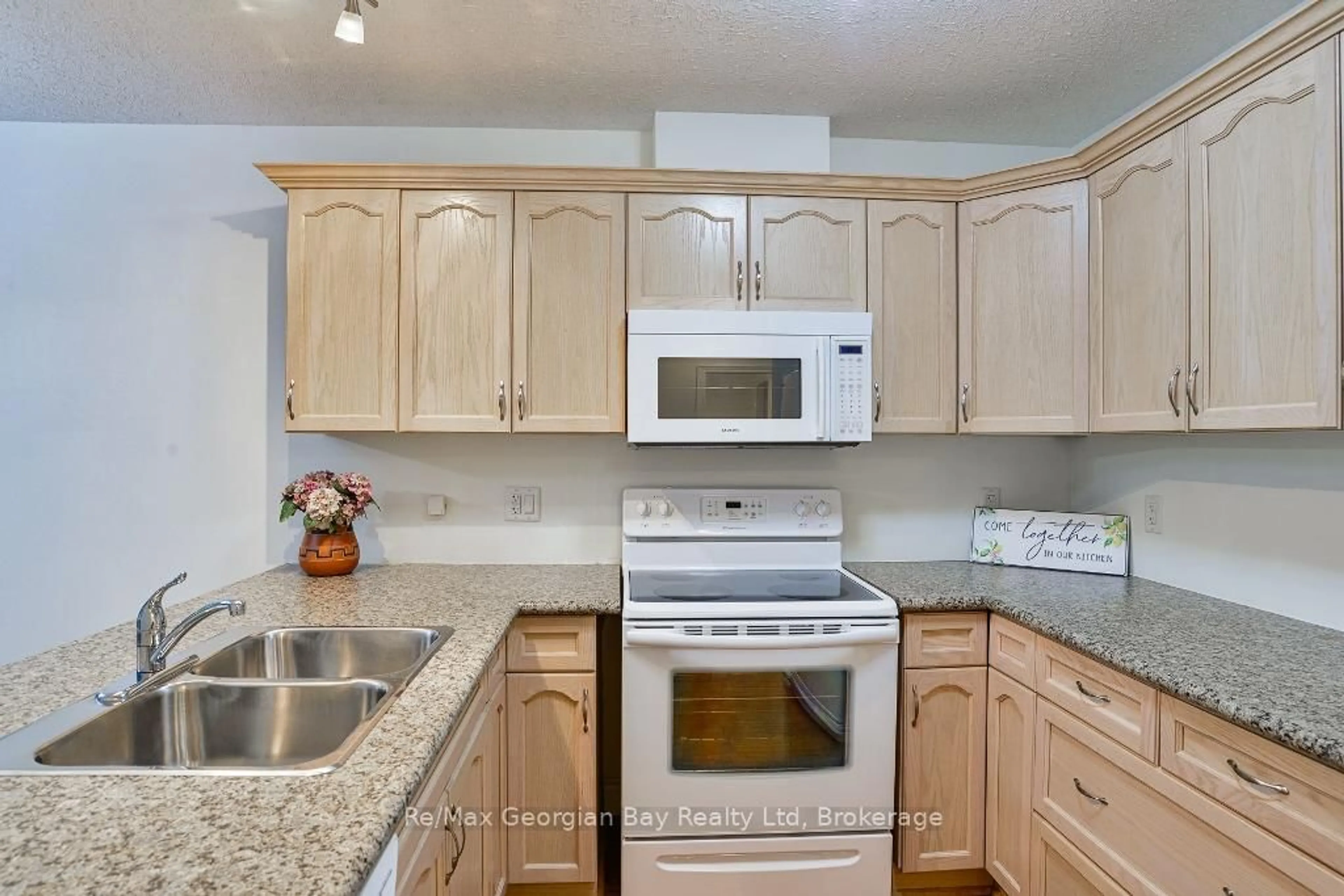 Standard kitchen, unknown for 10A KIMBERLEY Ave, Bracebridge Ontario P1L 0A6