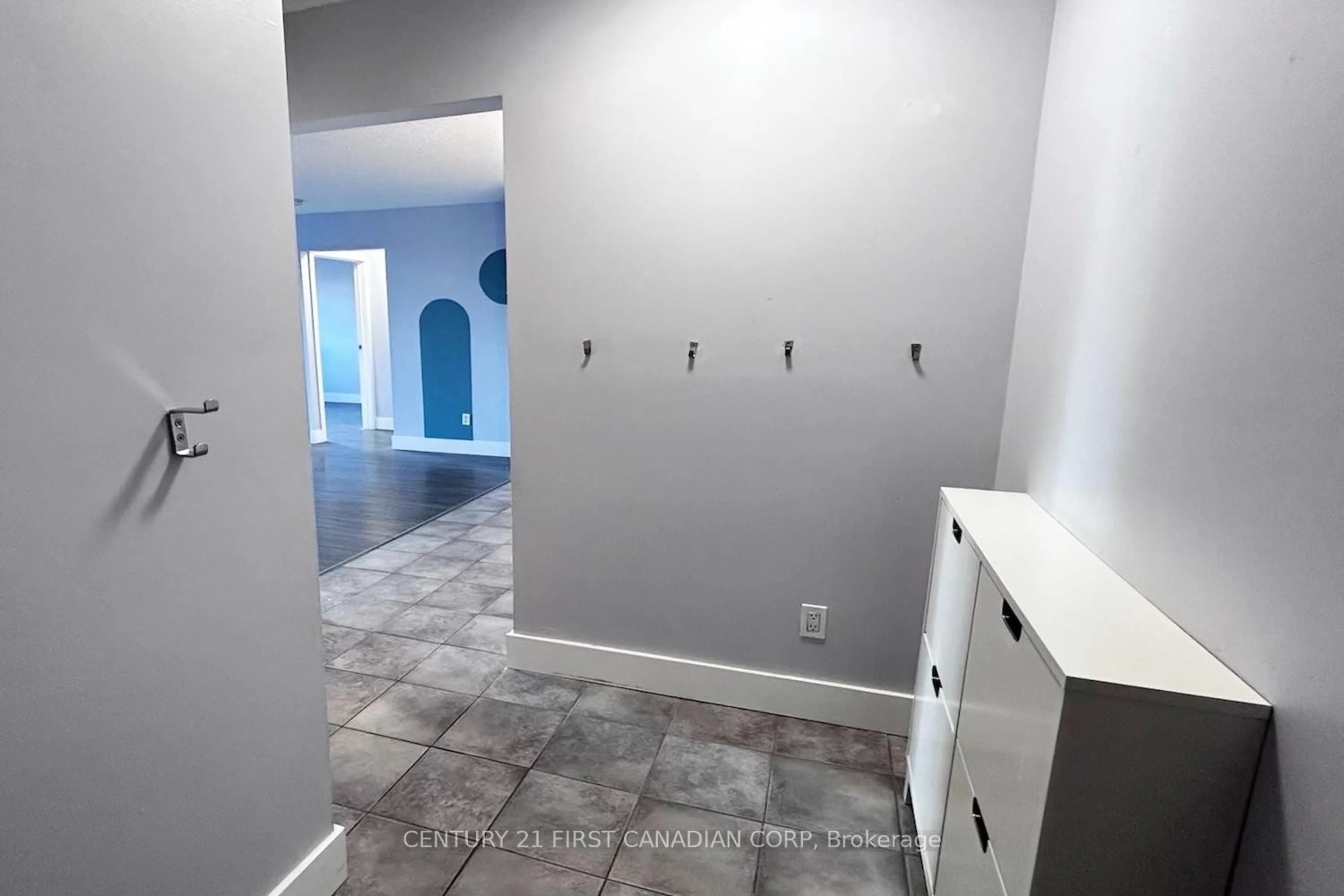 Indoor entryway for 1096 JALNA Blvd #119, London South Ontario N6E 3B8