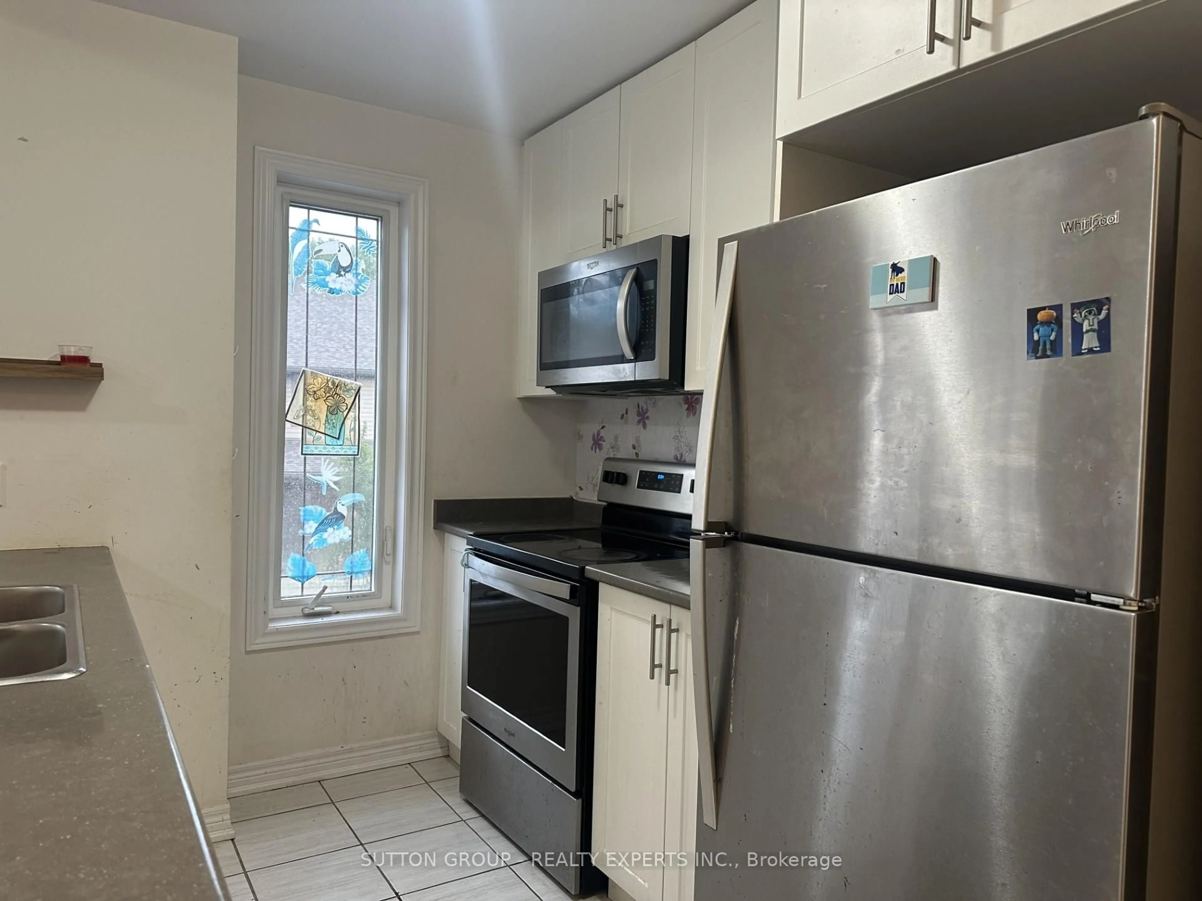 Standard kitchen, ceramic/tile floor for 77 Diana Av Ave #140, Brantford Ontario N3T 0R6