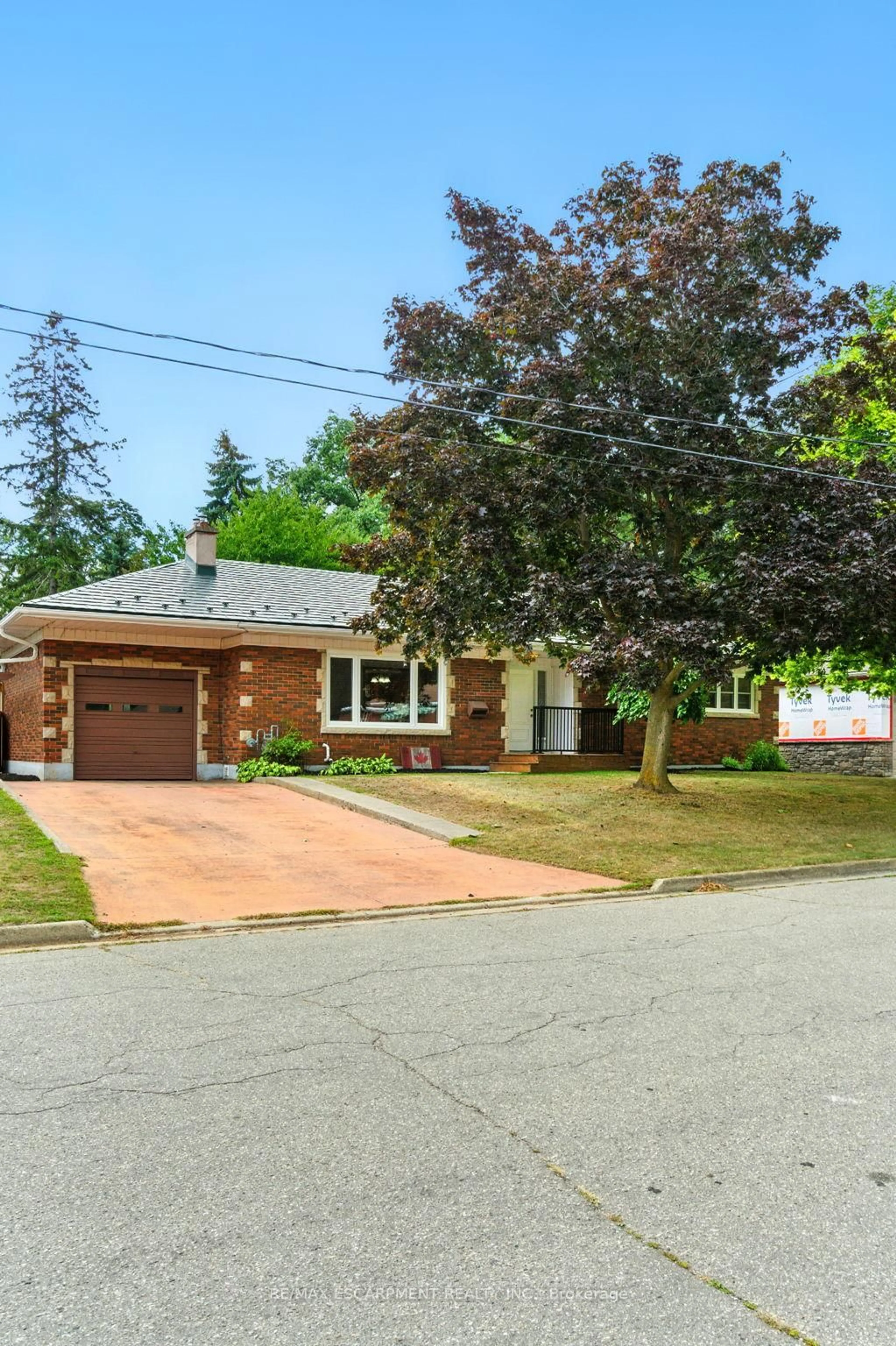 Home with brick exterior material, street for 10 SHEFFIELD Ave, Brantford Ontario N3S 6V8