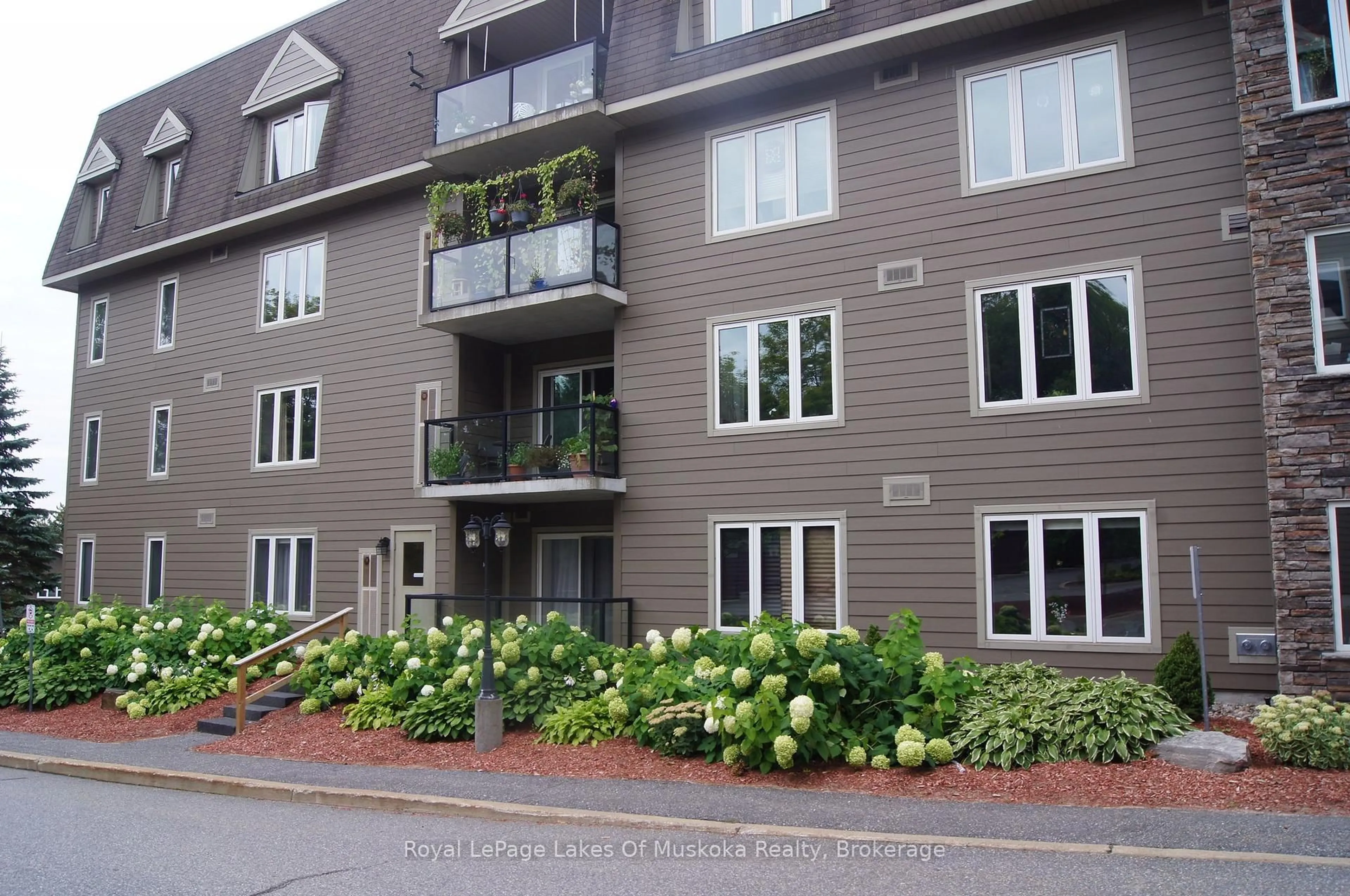 Unknown for 24 Dairy Lane #301, Huntsville Ontario P1H 0A4