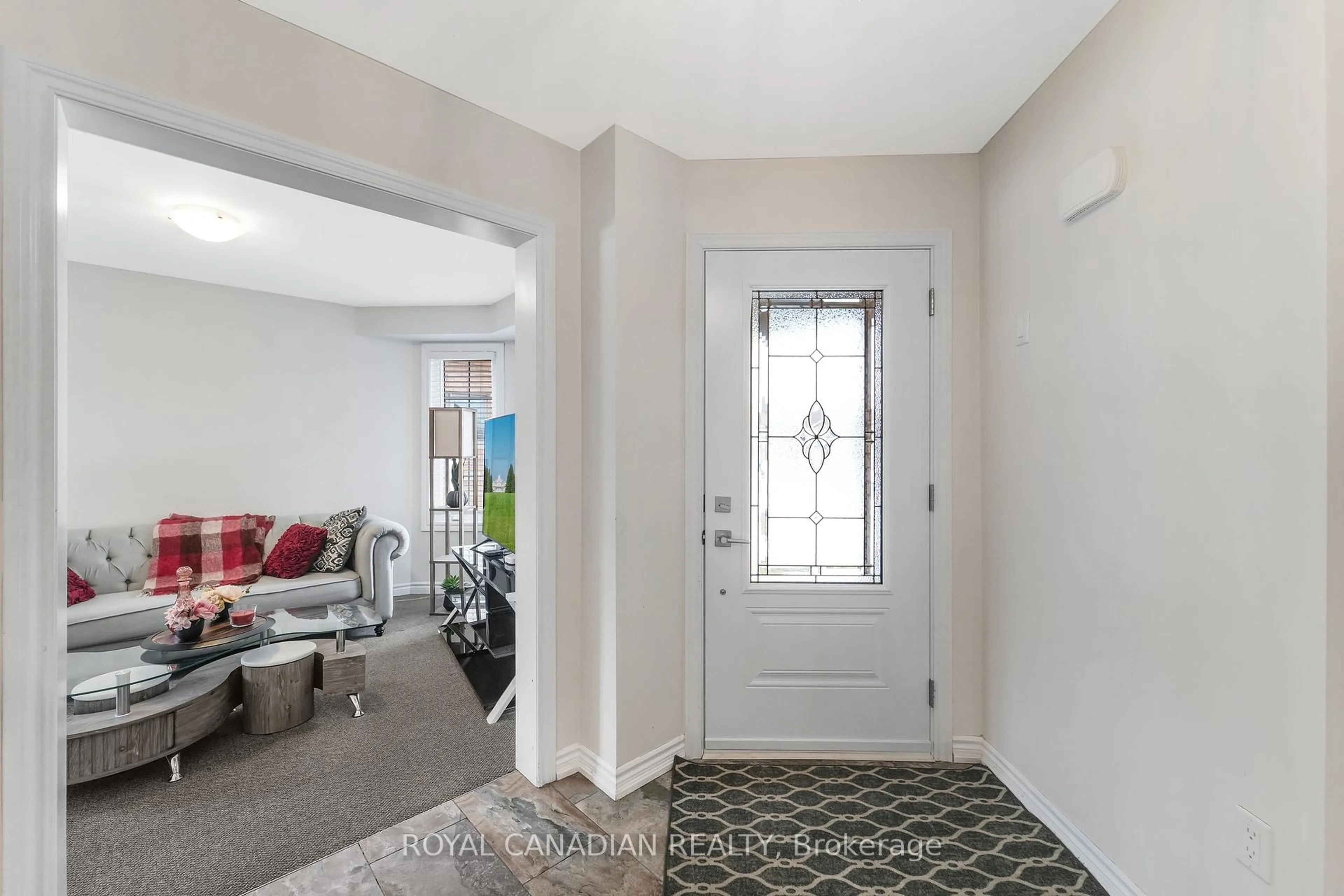 Indoor entryway for 26 Lords Dr, Trent Hills Ontario K0L 1Y0