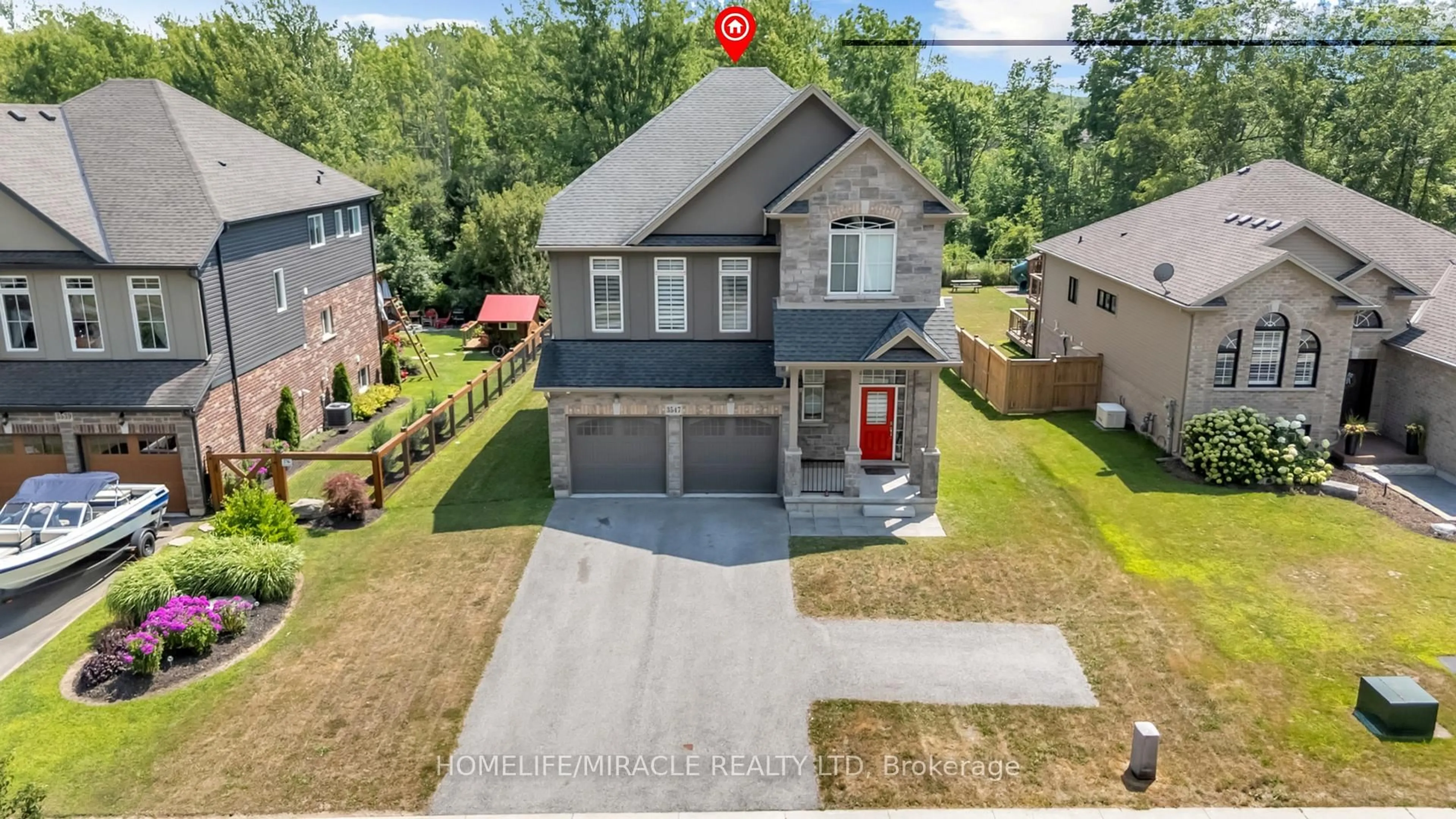 A pic from outside/outdoor area/front of a property/back of a property/a pic from drone, street for 3547 Dominion Rd, Fort Erie Ontario L0S 1N0