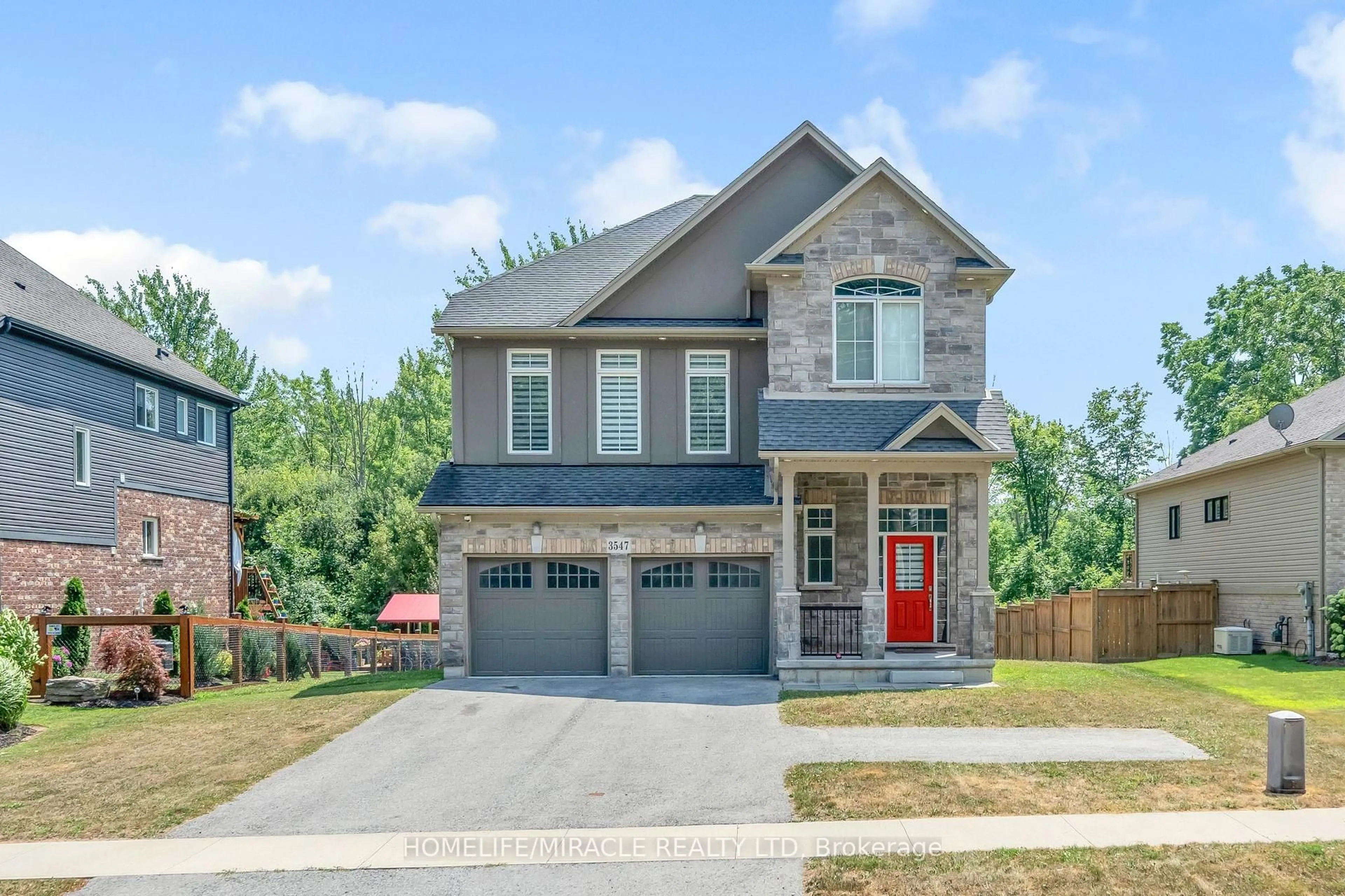 Home with brick exterior material, street for 3547 Dominion Rd, Fort Erie Ontario L0S 1N0