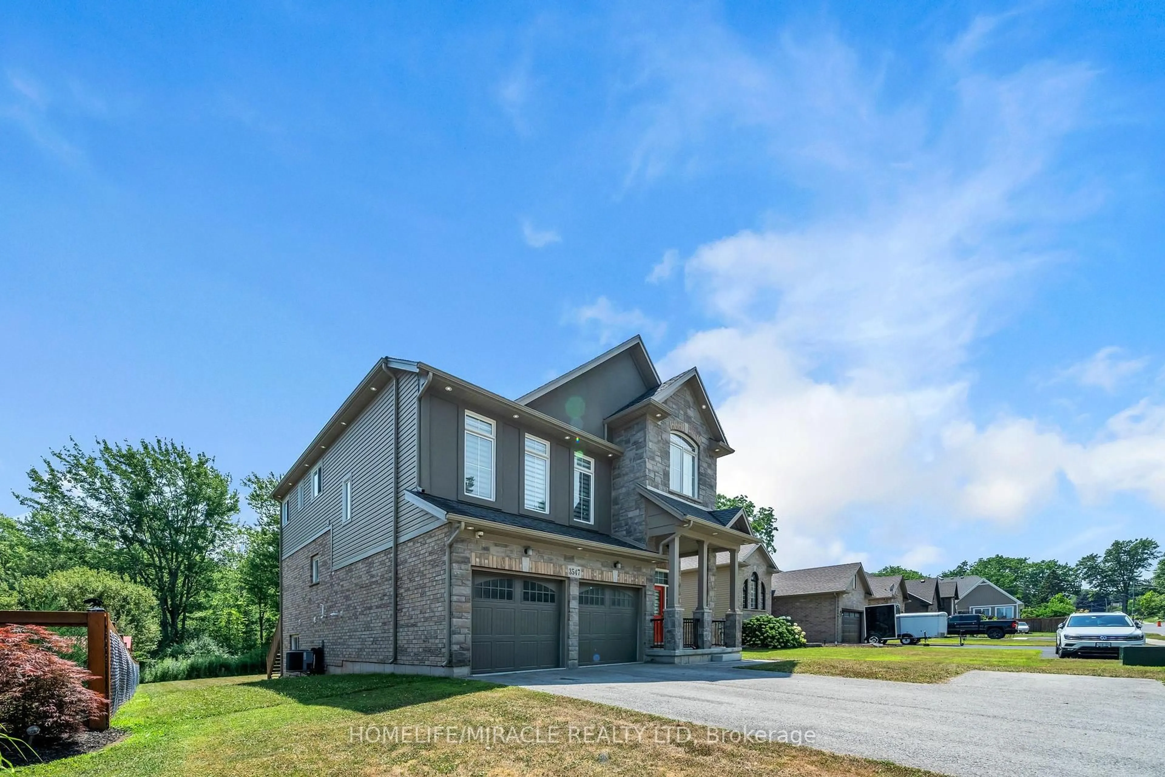 Home with brick exterior material, street for 3547 Dominion Rd, Fort Erie Ontario L0S 1N0