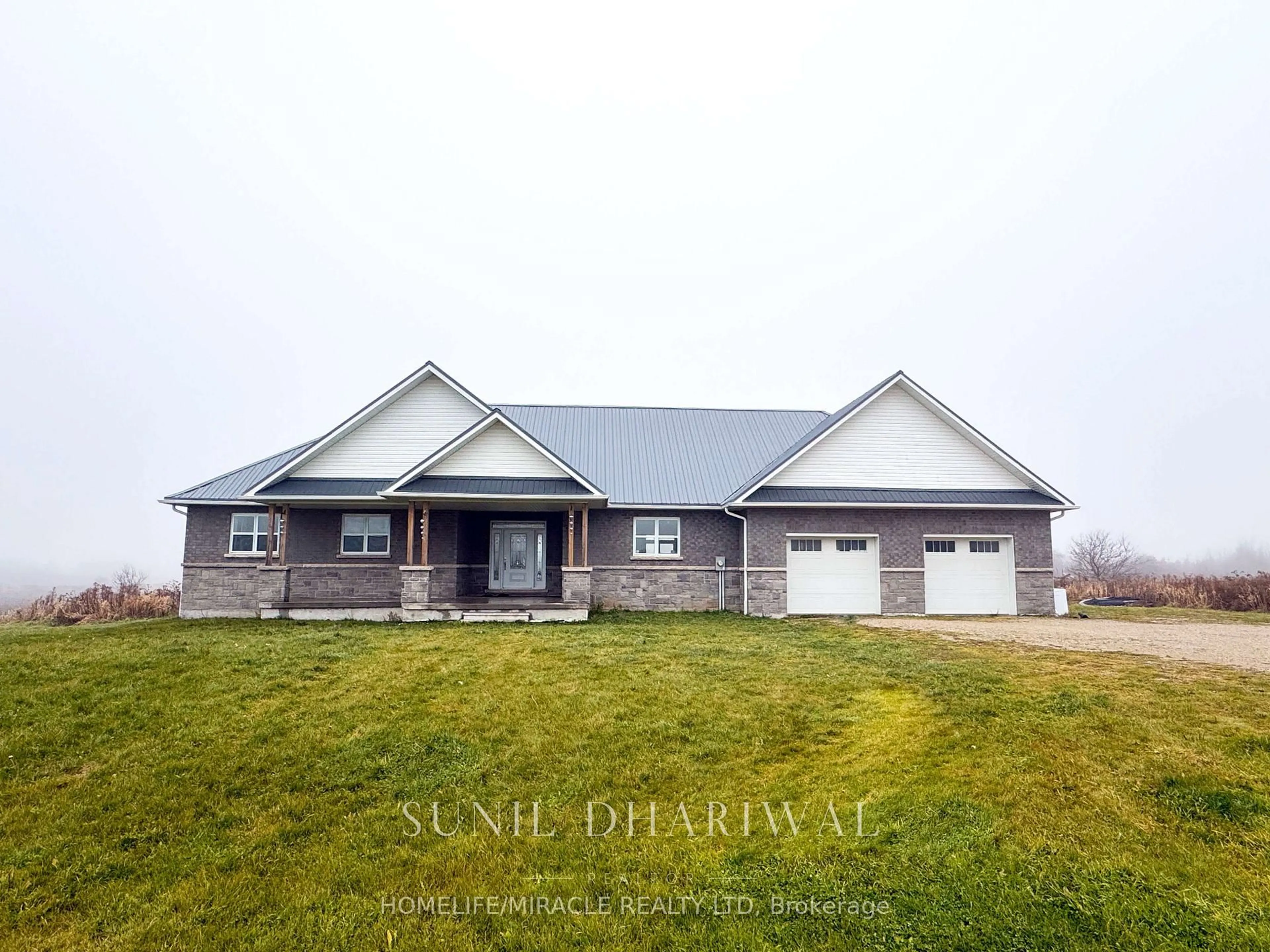 A pic from outside/outdoor area/front of a property/back of a property/a pic from drone, building for 433108 4th Line, Amaranth Ontario L9W 0P1