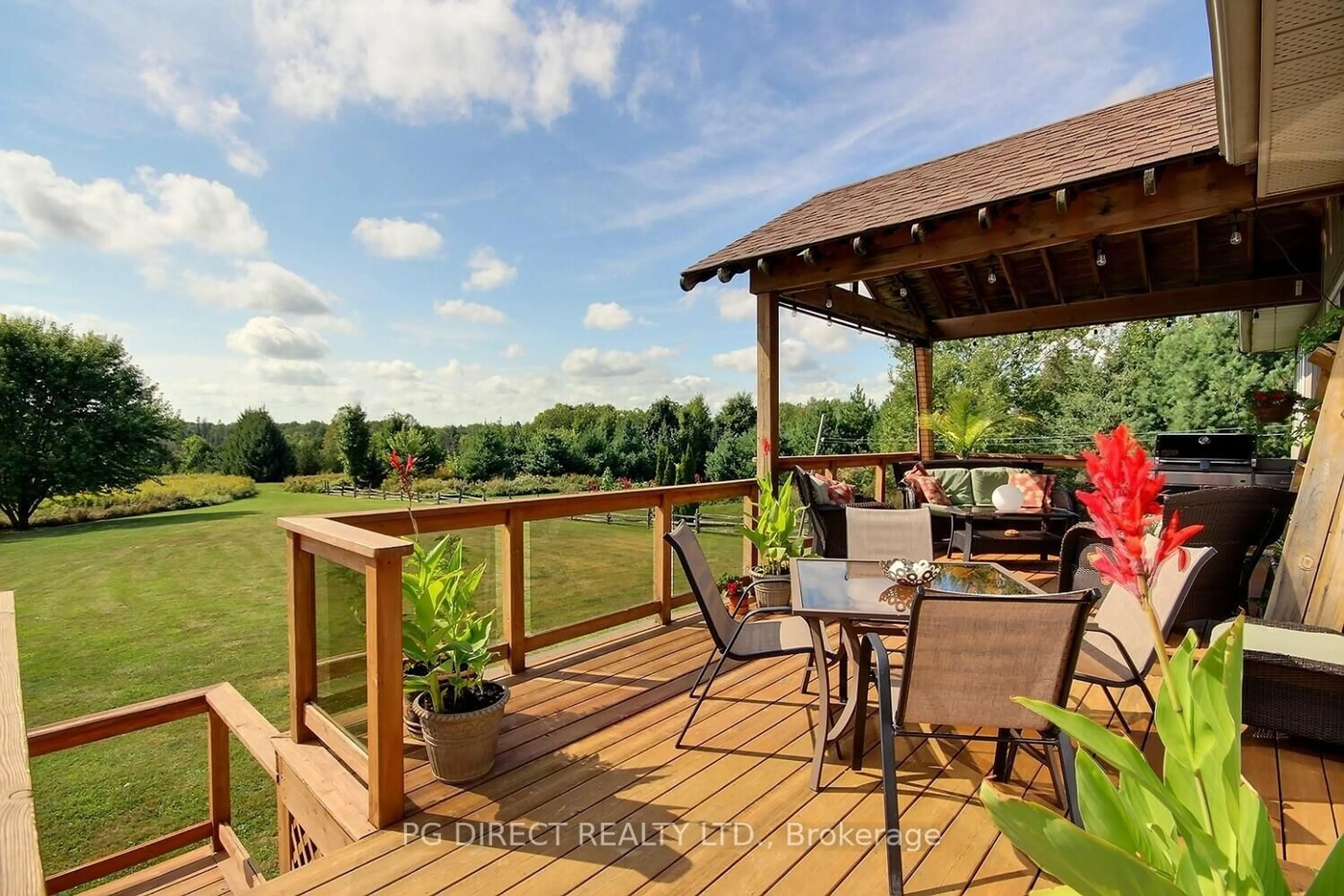 Patio, water/lake/river/ocean view for 106 Fitzgerald Rd, Ingleside Ontario K8V 5P4