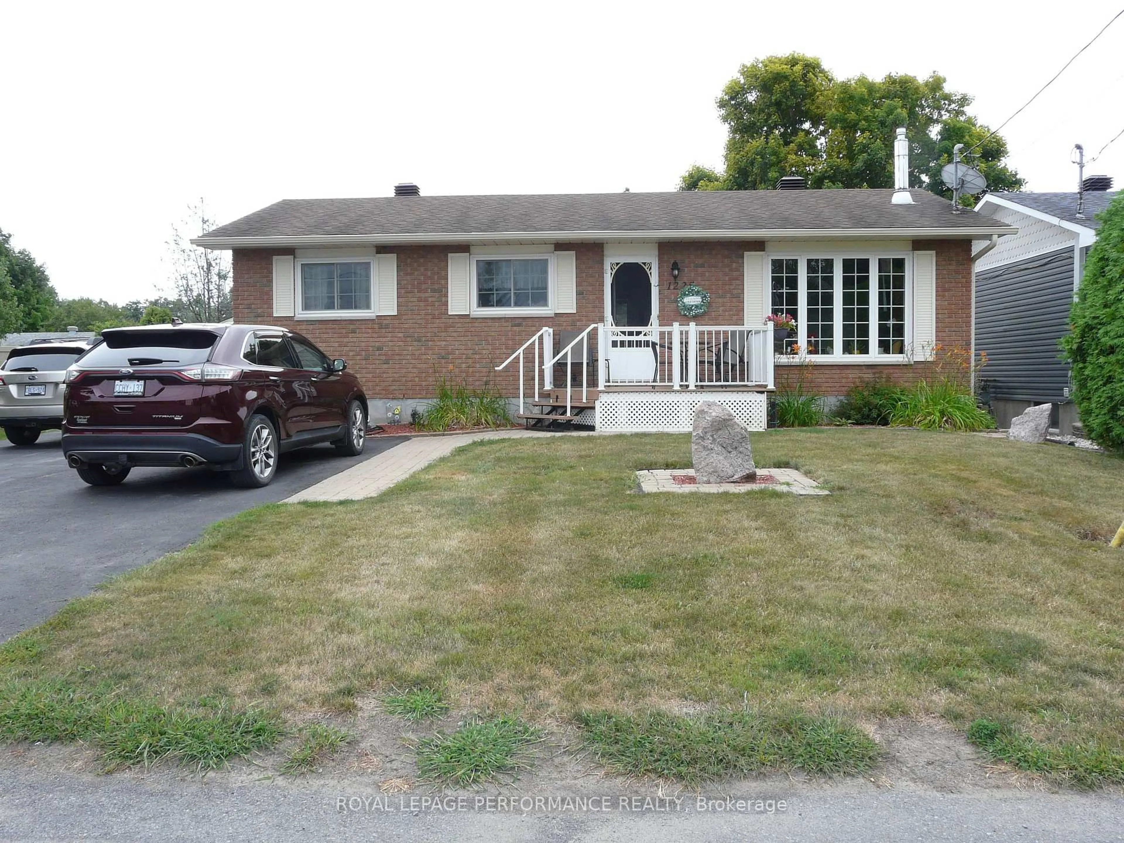 Home with brick exterior material, street for 1225 Campeau Cres, Clarence-Rockland Ontario K4K 1B6