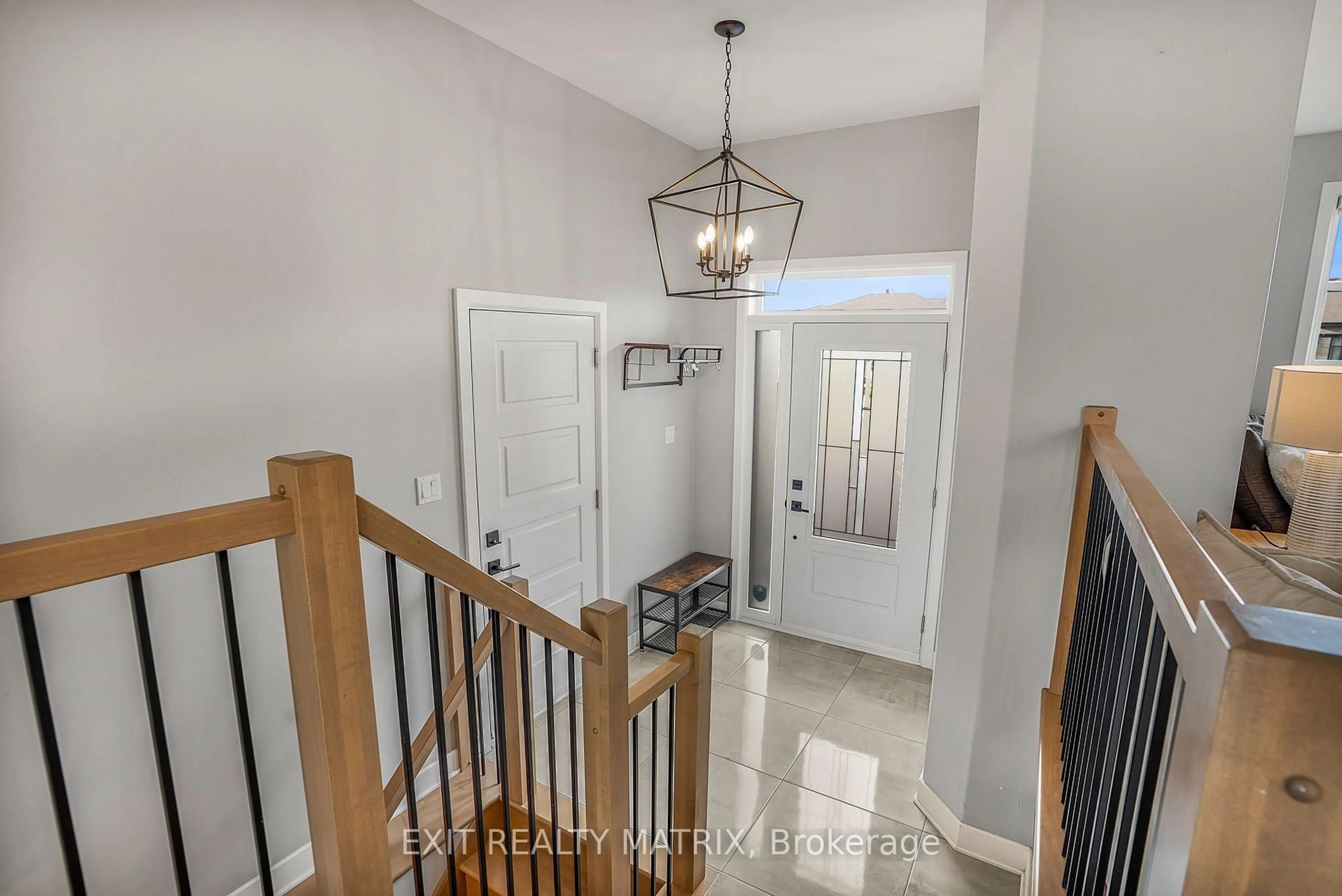 Indoor entryway for 681 Roxane Cres, Hawkesbury Ontario K6A 3W9