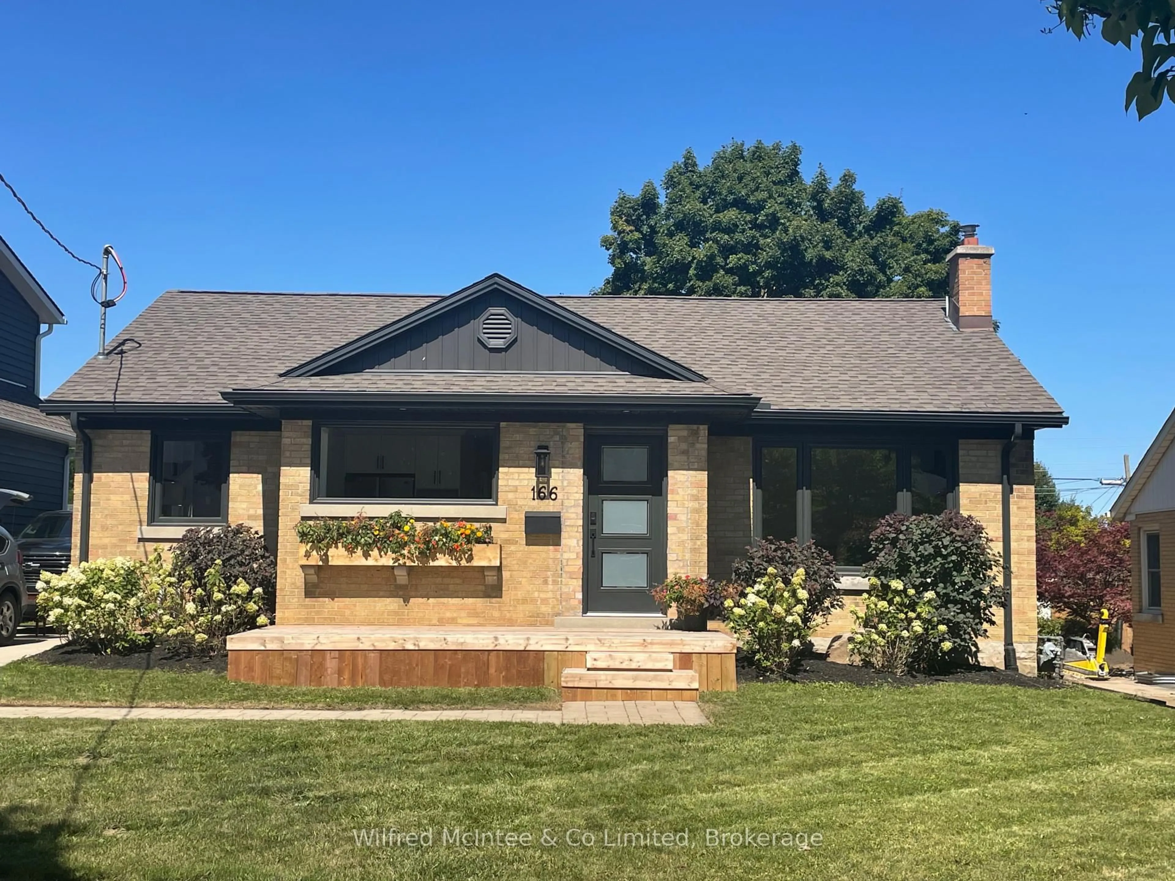 Home with brick exterior material, street for 166 Cornwall St, Waterloo Ontario N2J 1H6