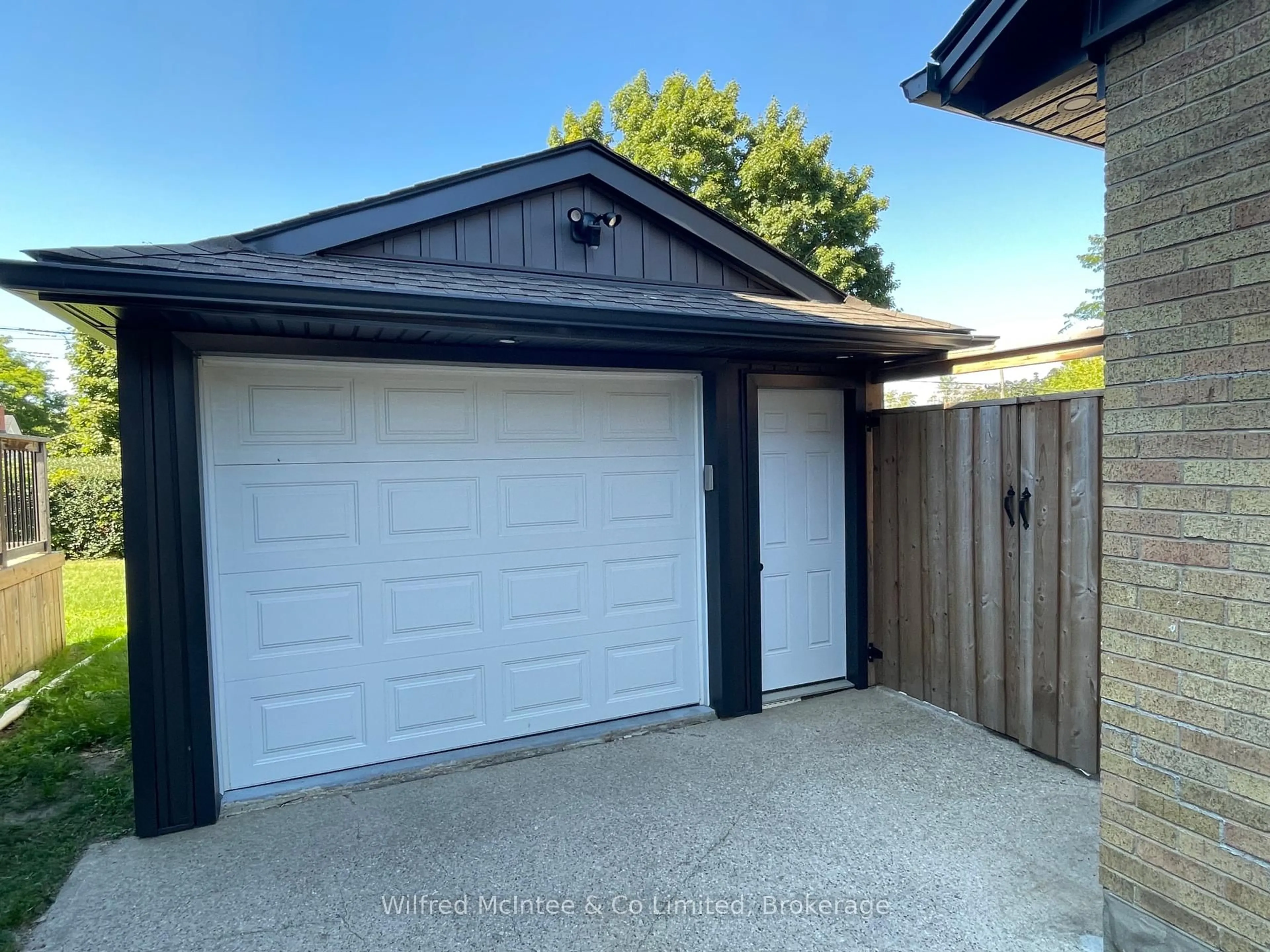 Indoor garage for 166 Cornwall St, Waterloo Ontario N2J 1H6