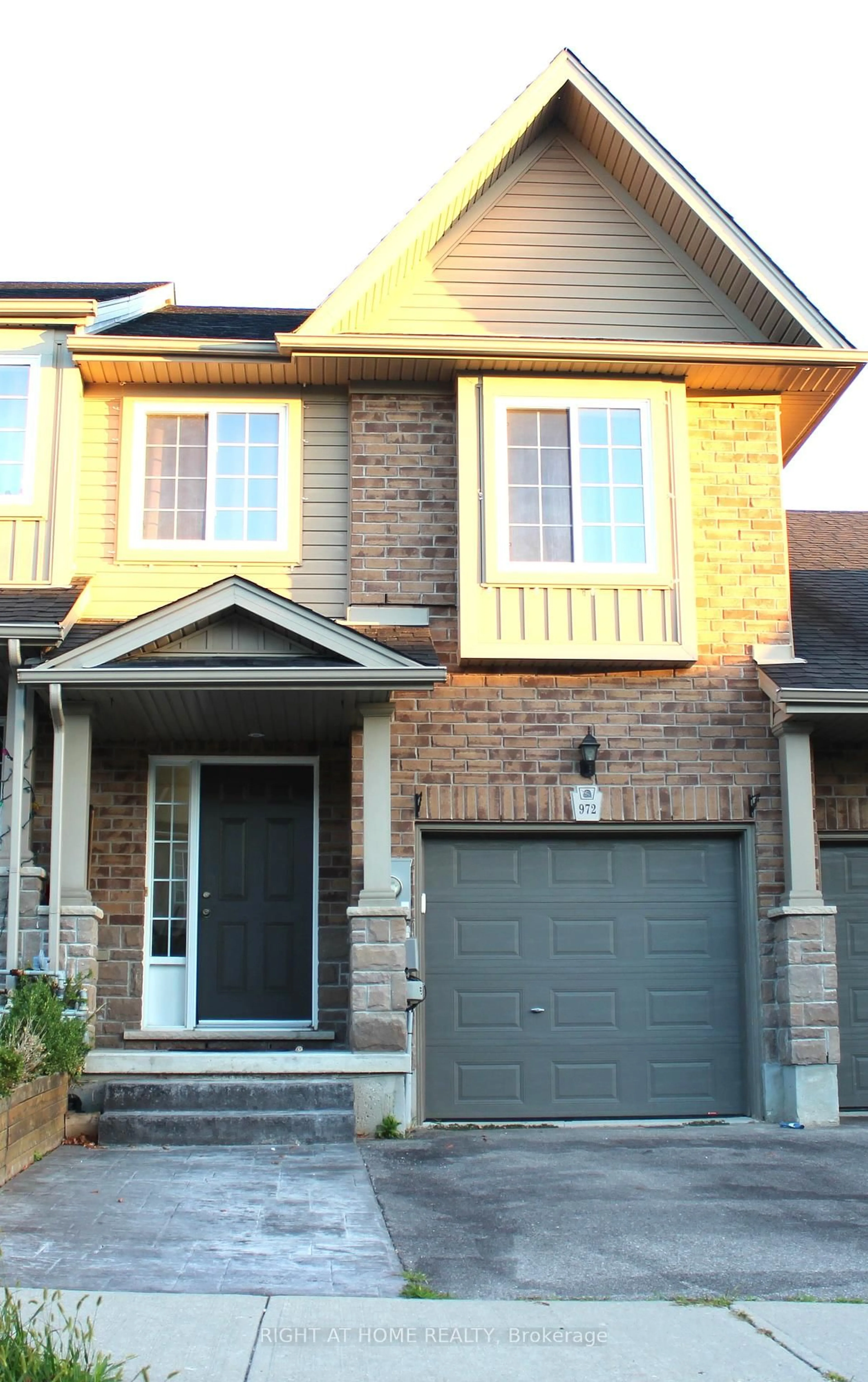 Home with brick exterior material, street for 972 Zeller Cres, Kitchener Ontario N2A 0C9