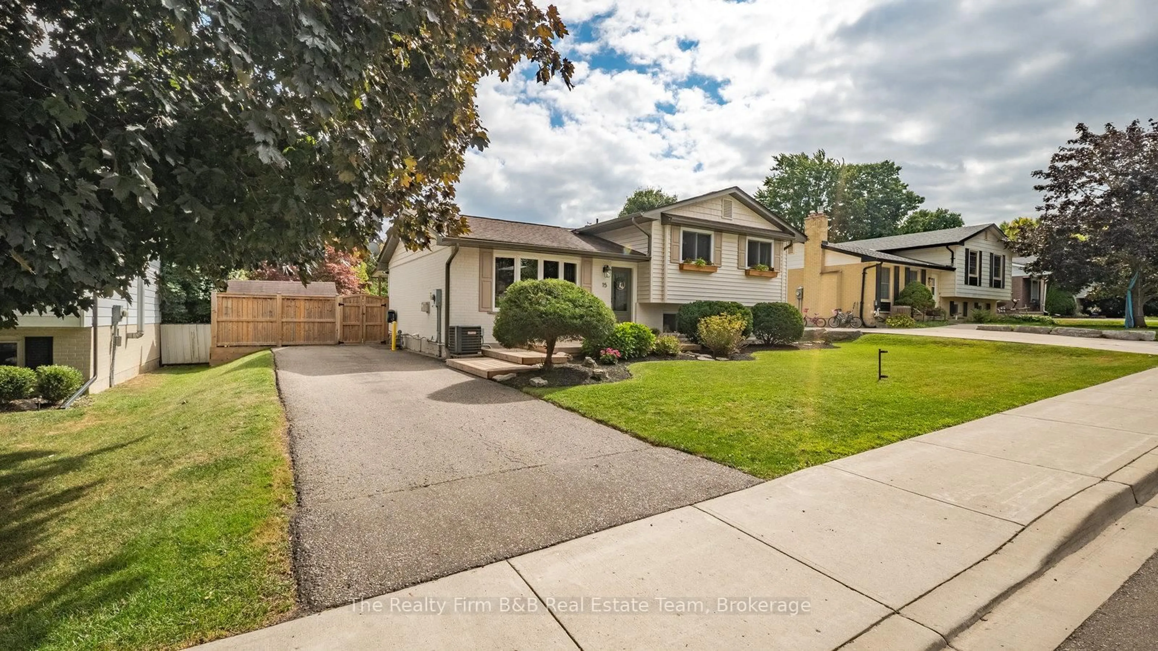 Home with vinyl exterior material, street for 15 Fergusson Ave, Ingersoll Ontario N5C 1E3