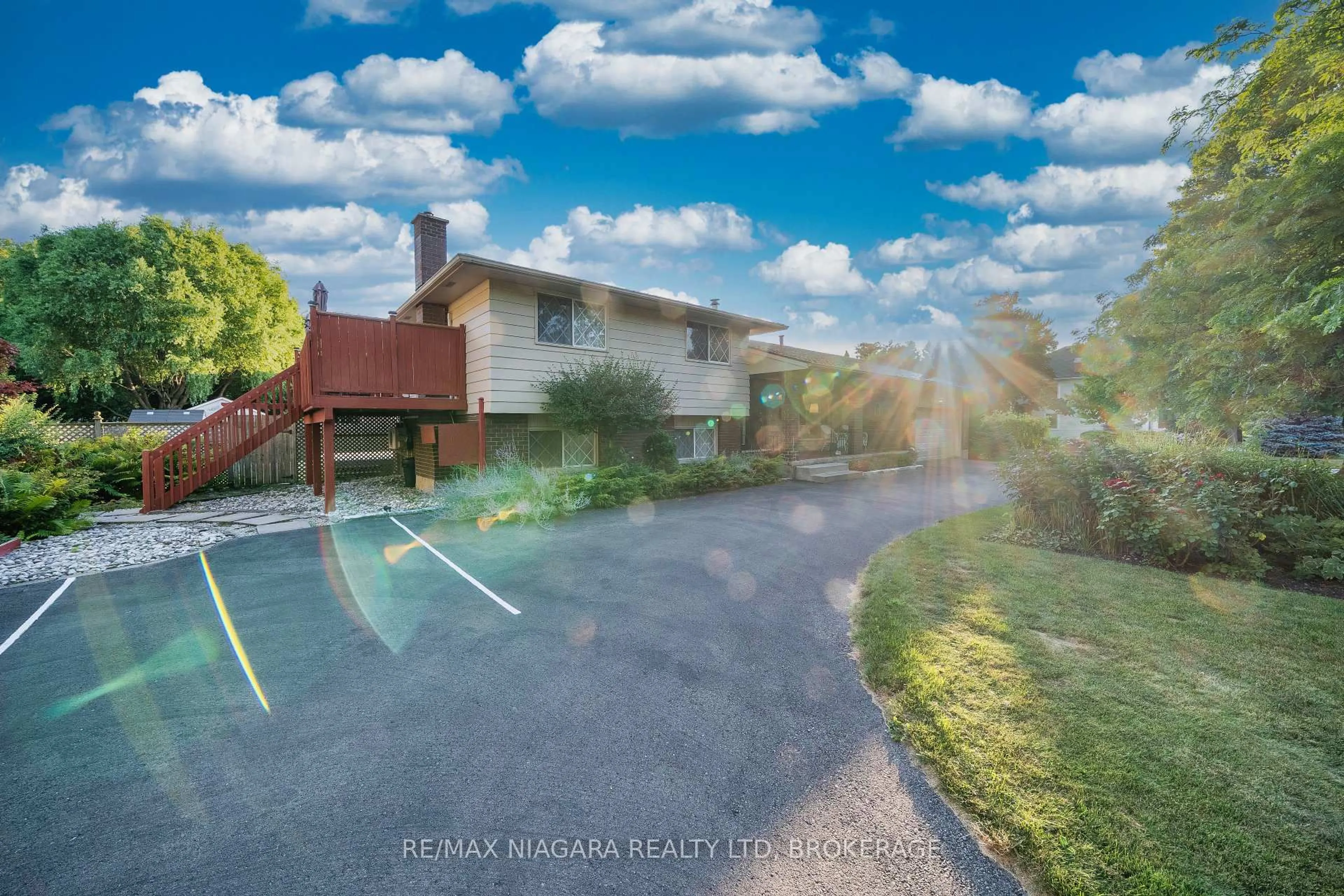 Pool for 90 Mary St, Niagara-on-the-Lake Ontario L0S 1J0