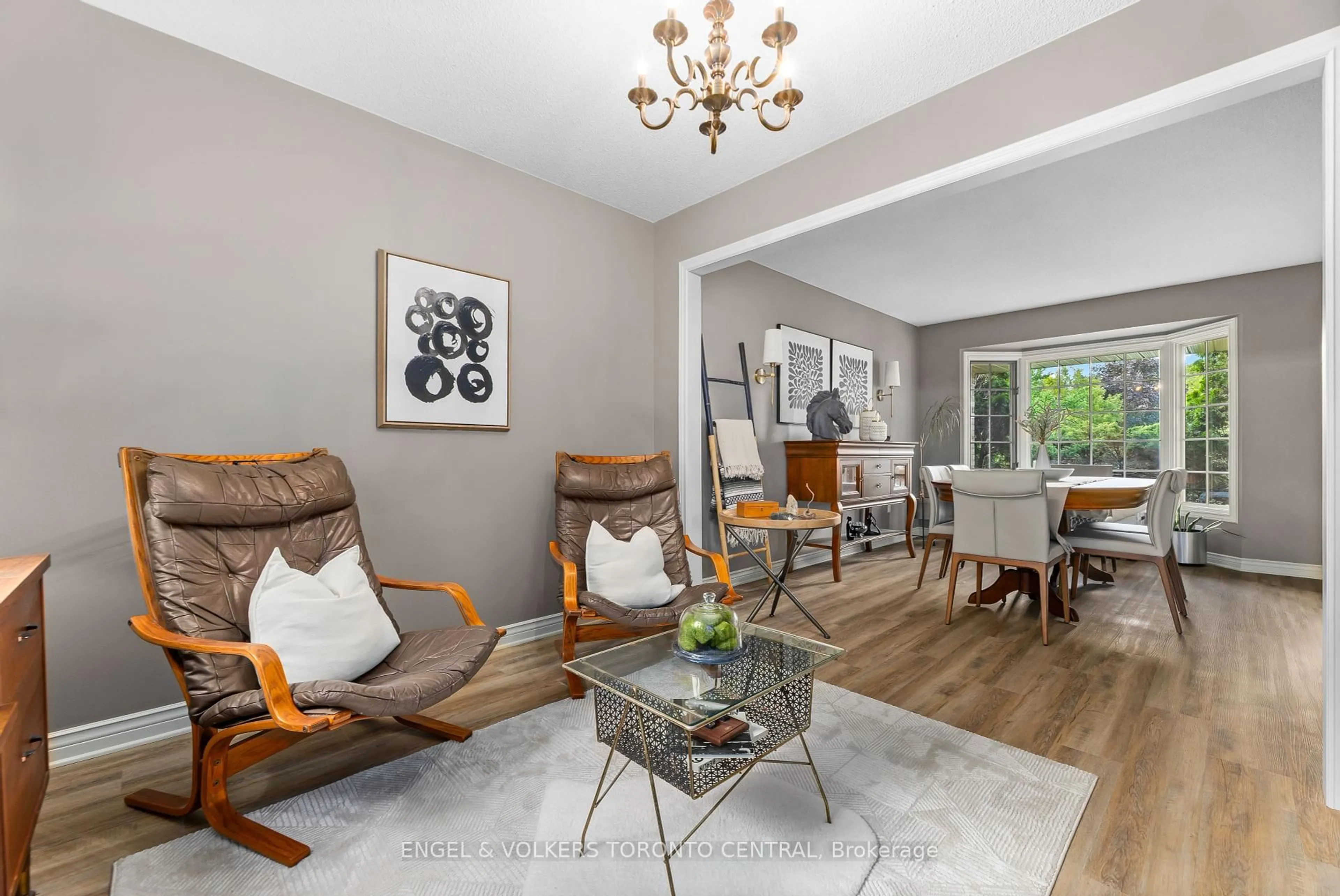 Living room with furniture, wood/laminate floor for 204 Killarney Grve, London North Ontario N5X 3X6