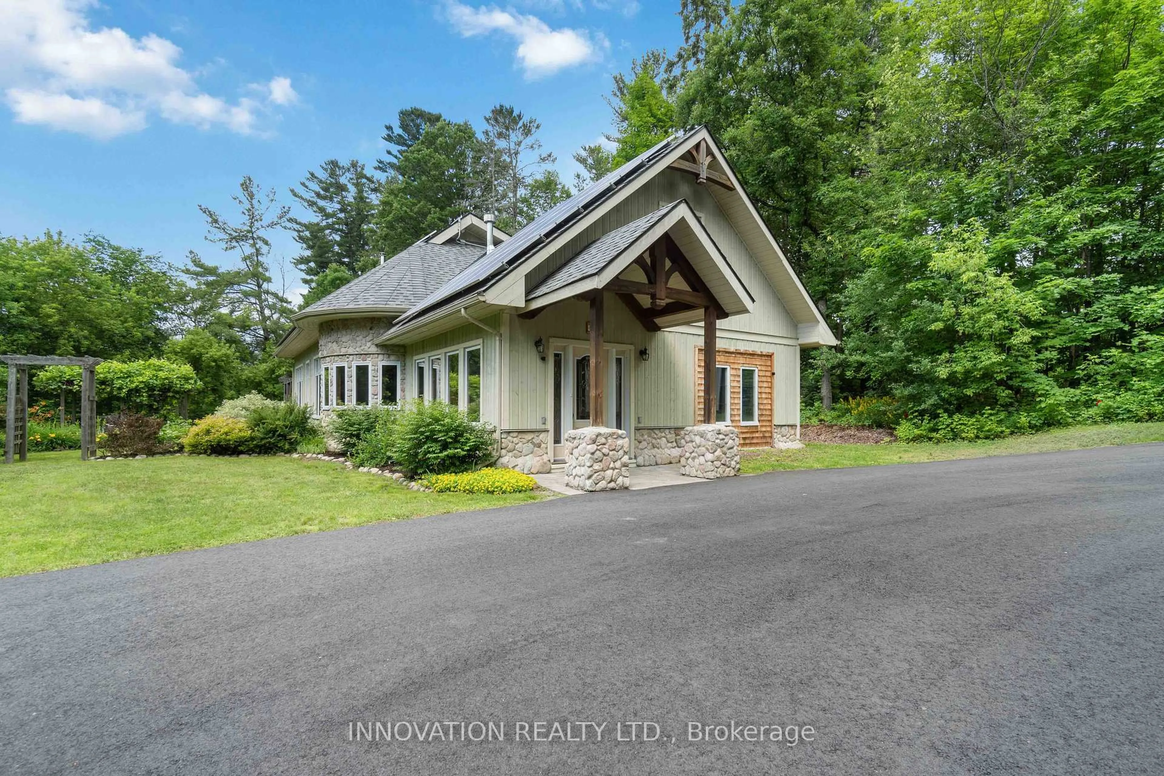 Unknown for 698 MOFFAT St, Pembroke Ontario K8A 3Y1