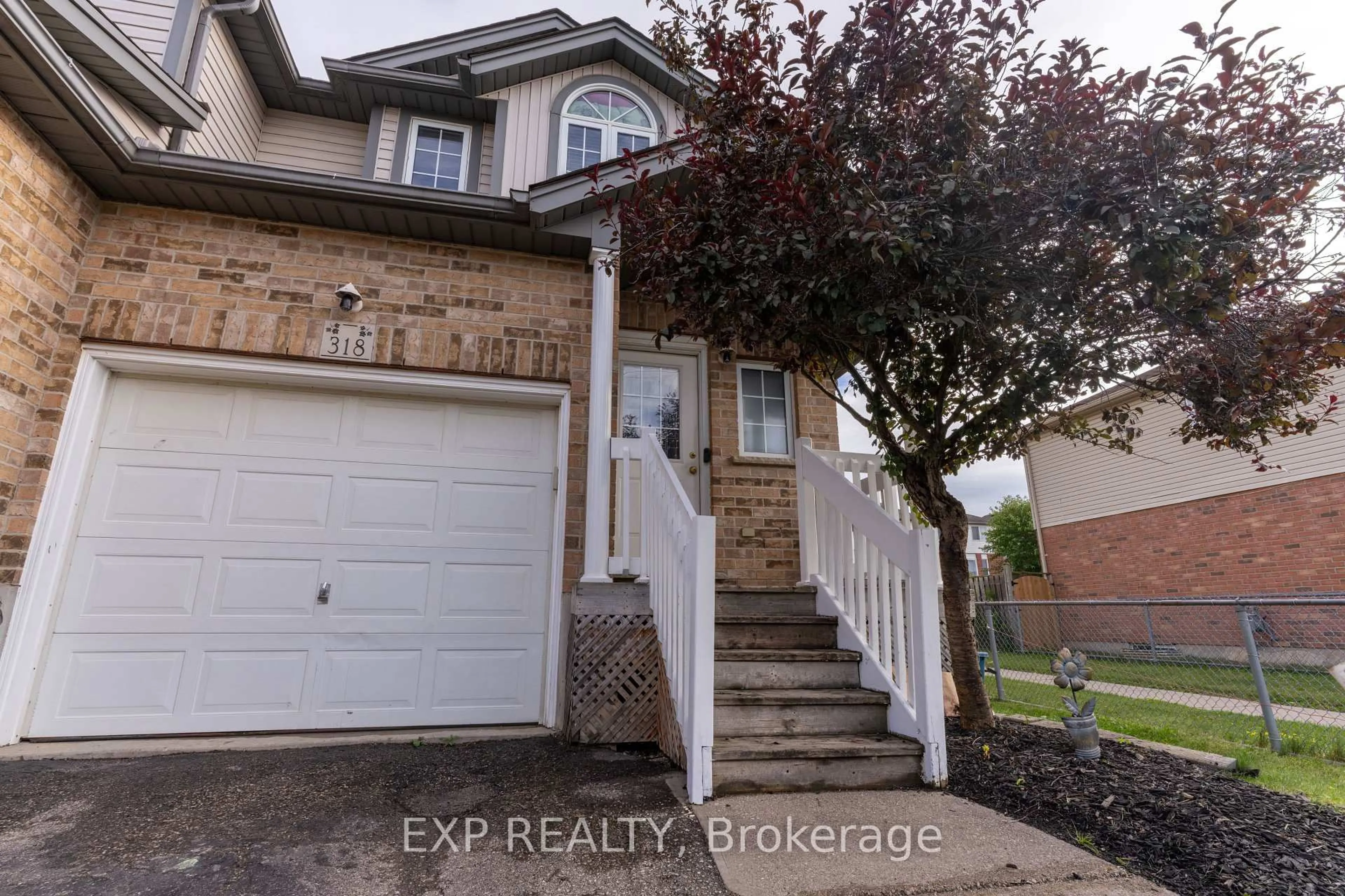 Unknown for 318 Activa Ave, Kitchener Ontario N2E 3V1