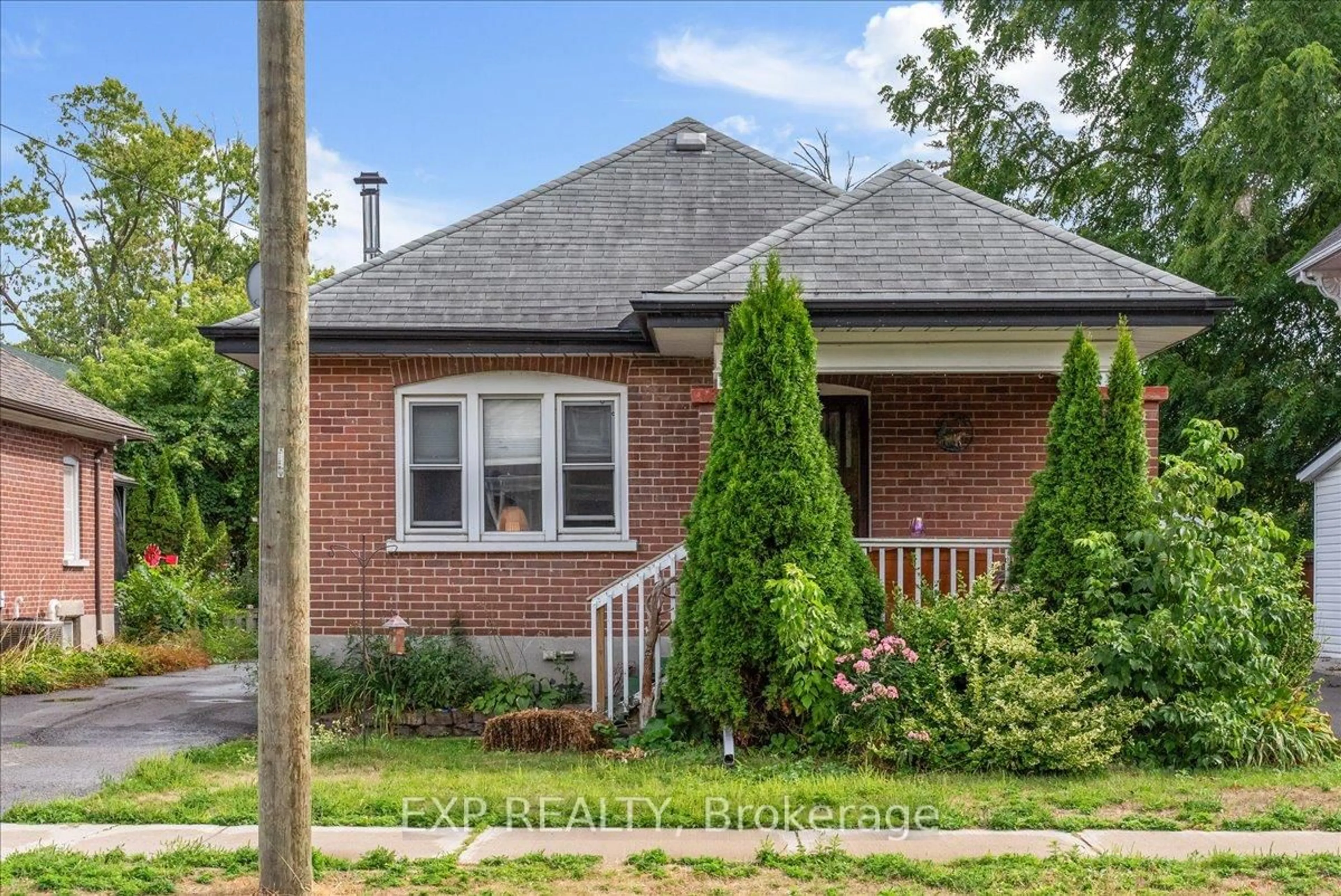 Home with brick exterior material, street for 225 Mcgill St, Peterborough Ontario K9J 1W2