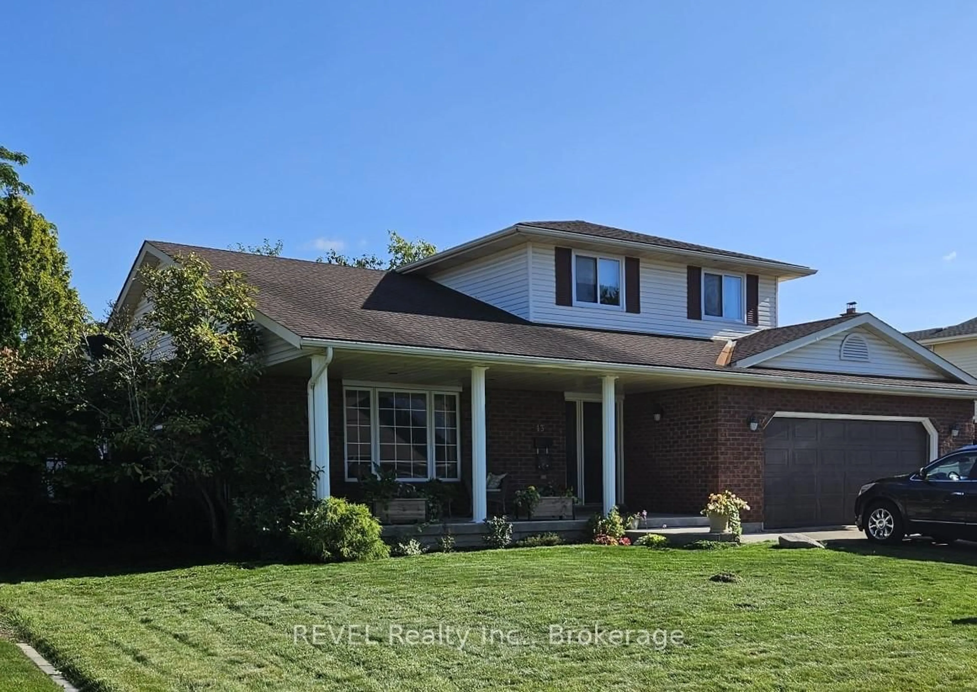 Home with brick exterior material, street for 43 Flannery Lane, Thorold Ontario L2V 4V8