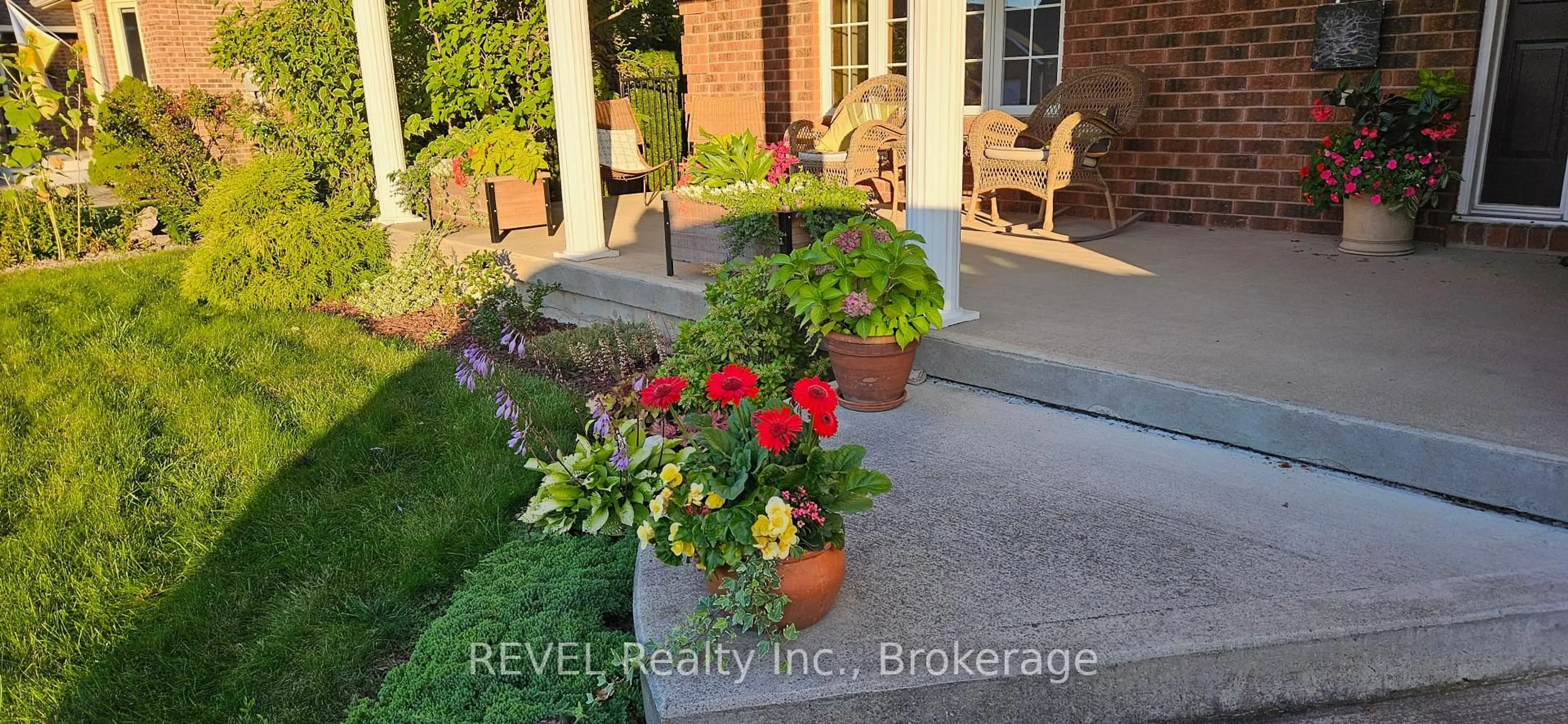 Patio, water/lake/river/ocean view for 43 Flannery Lane, Thorold Ontario L2V 4V8
