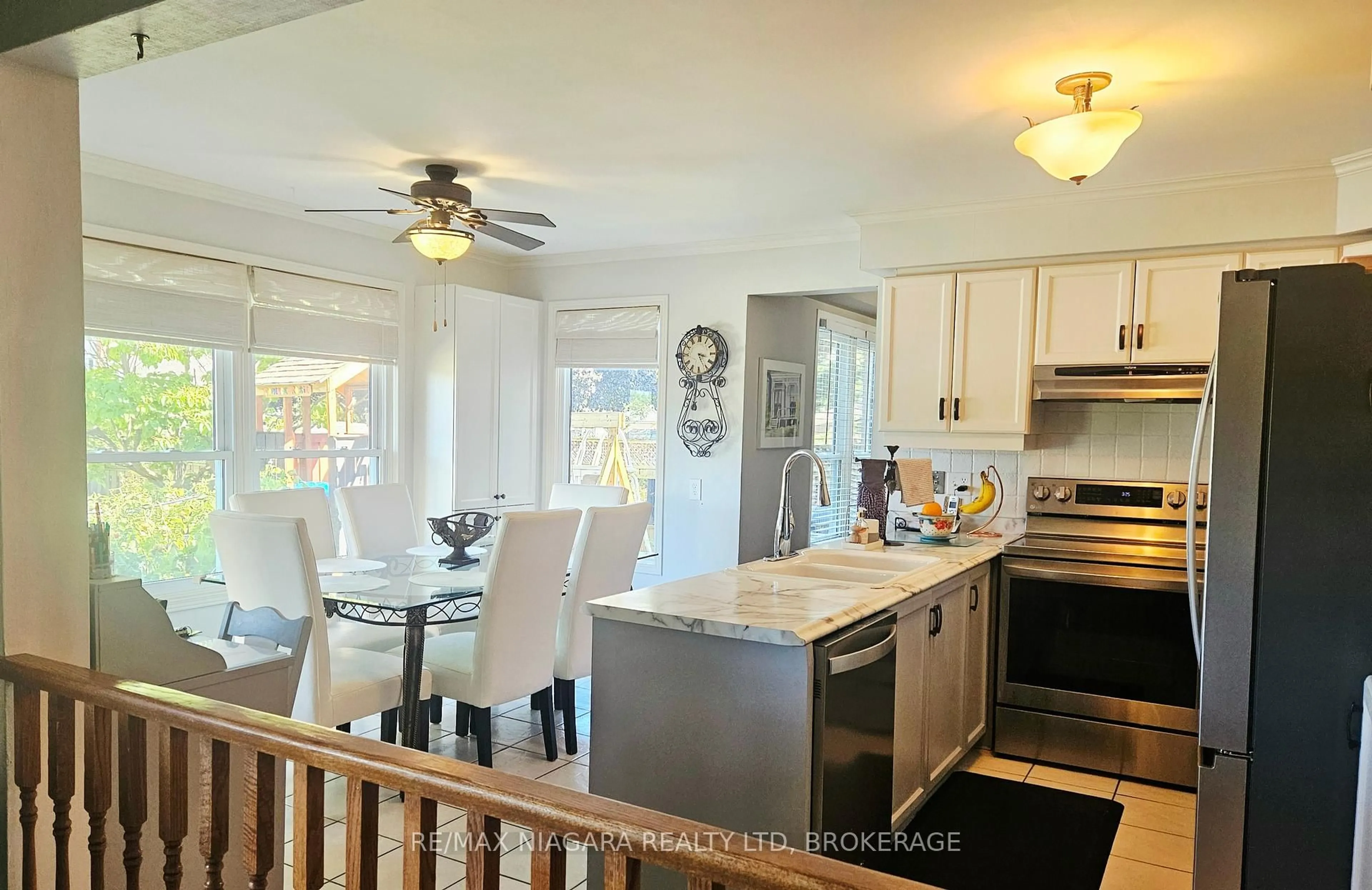 Open concept kitchen, unknown for 26 Strada Blvd, St. Catharines Ontario L2S 3L8