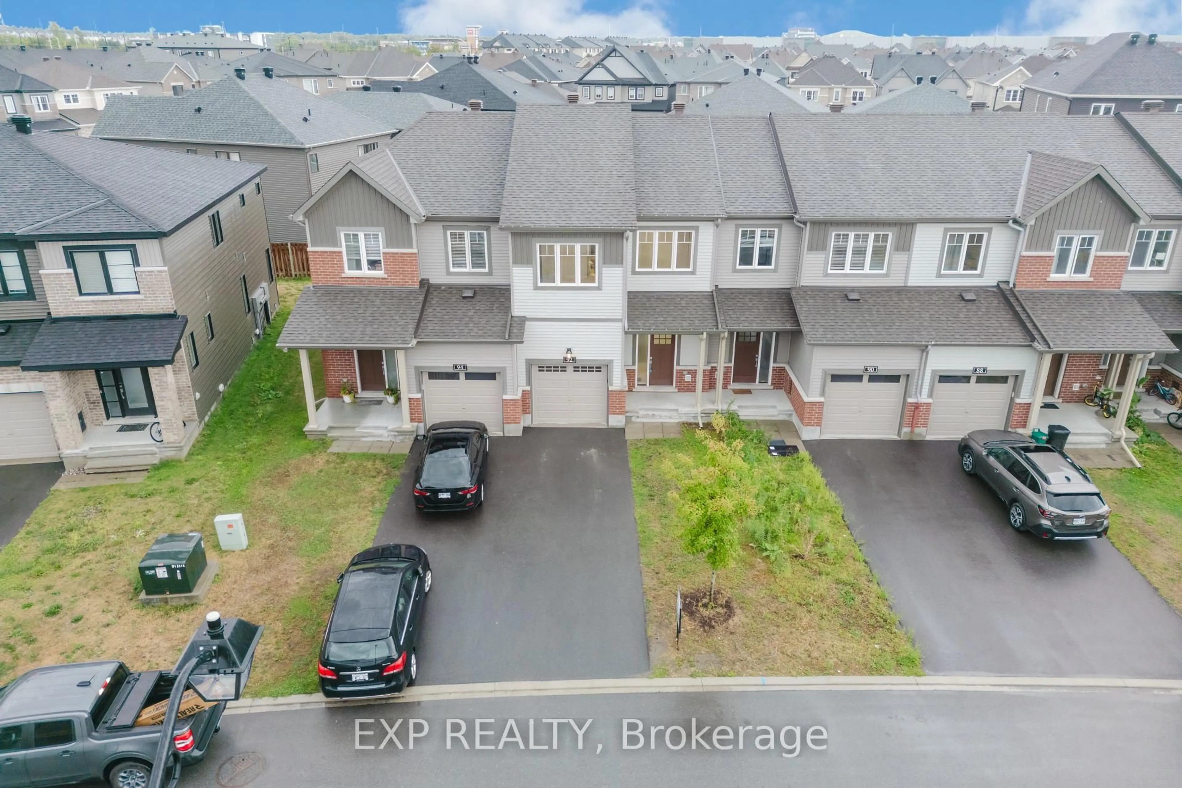A pic from outside/outdoor area/front of a property/back of a property/a pic from drone, street for 92 Natare Pl, Ottawa Ontario K2T 0P2