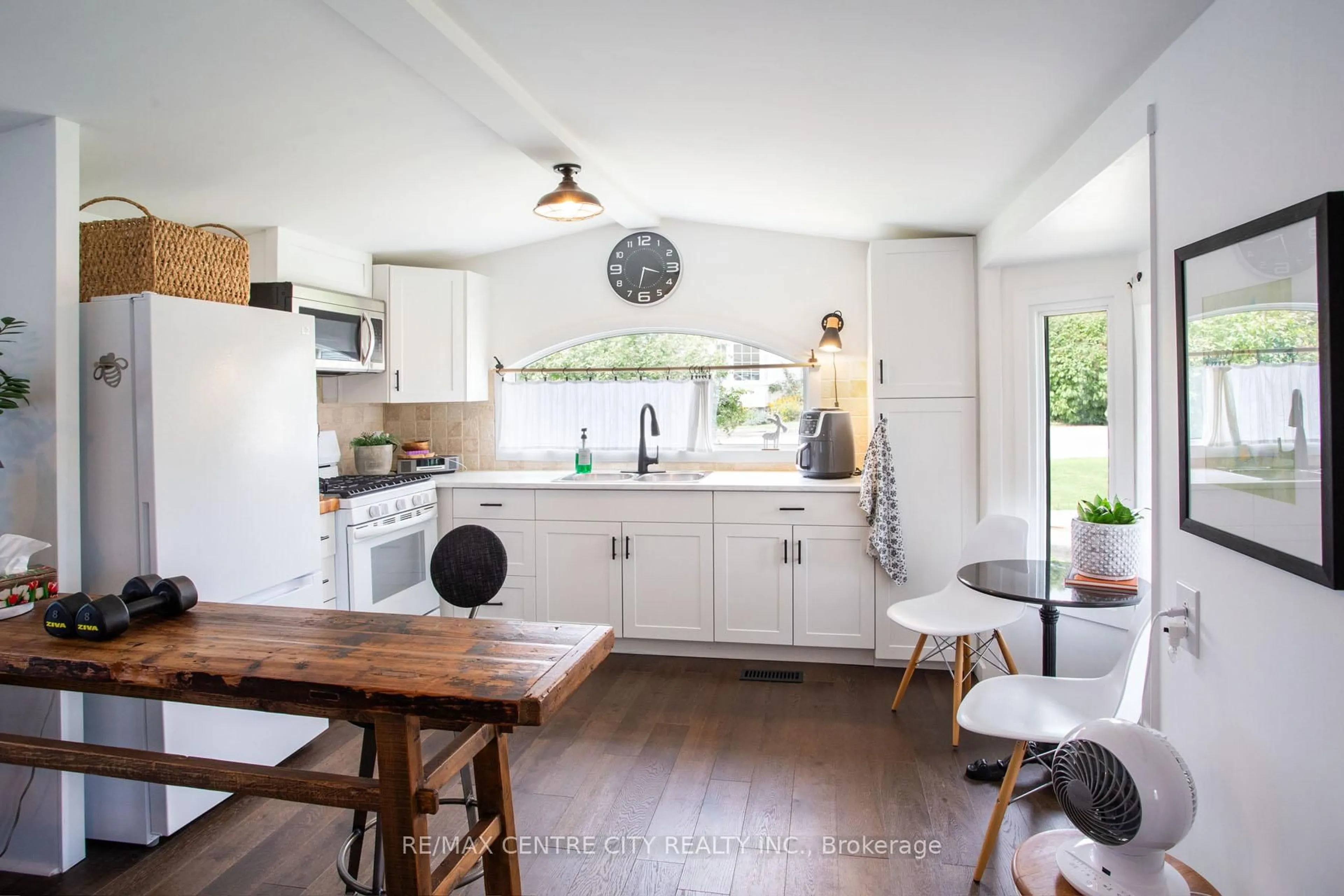 Open concept kitchen, unknown for 198 Springbank Dr #203, London South Ontario N6J 1G1