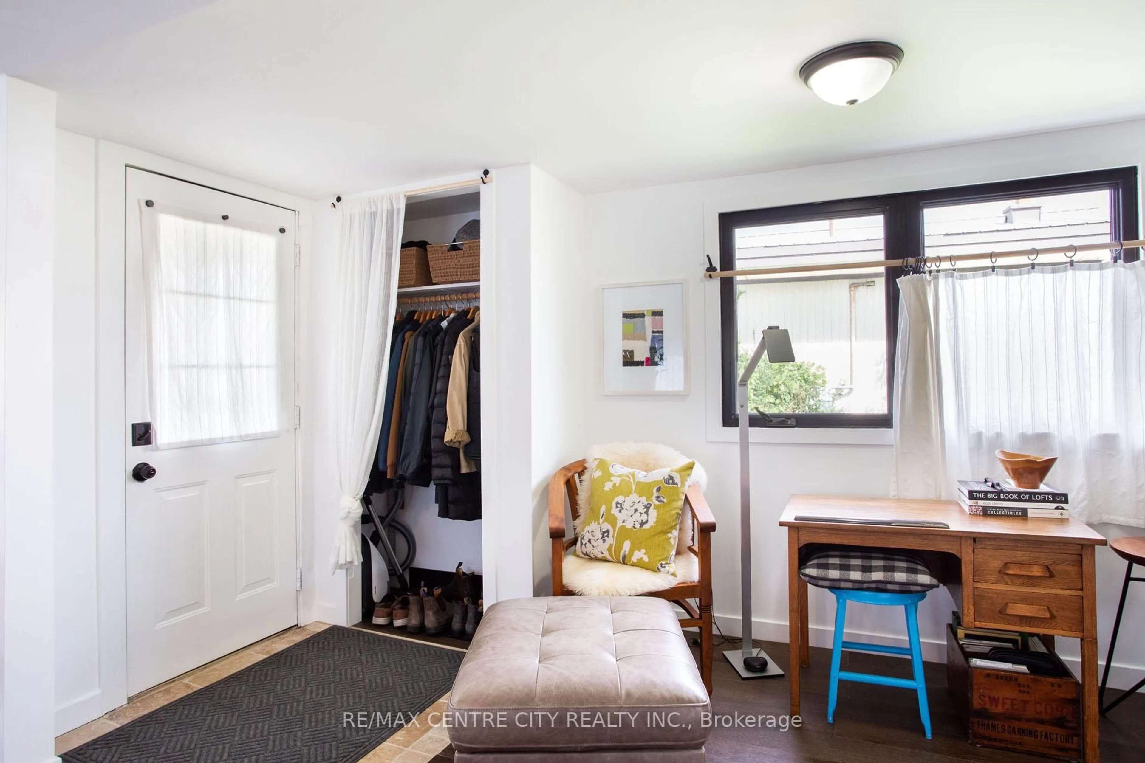 A pic of a room for 198 Springbank Dr #203, London South Ontario N6J 1G1