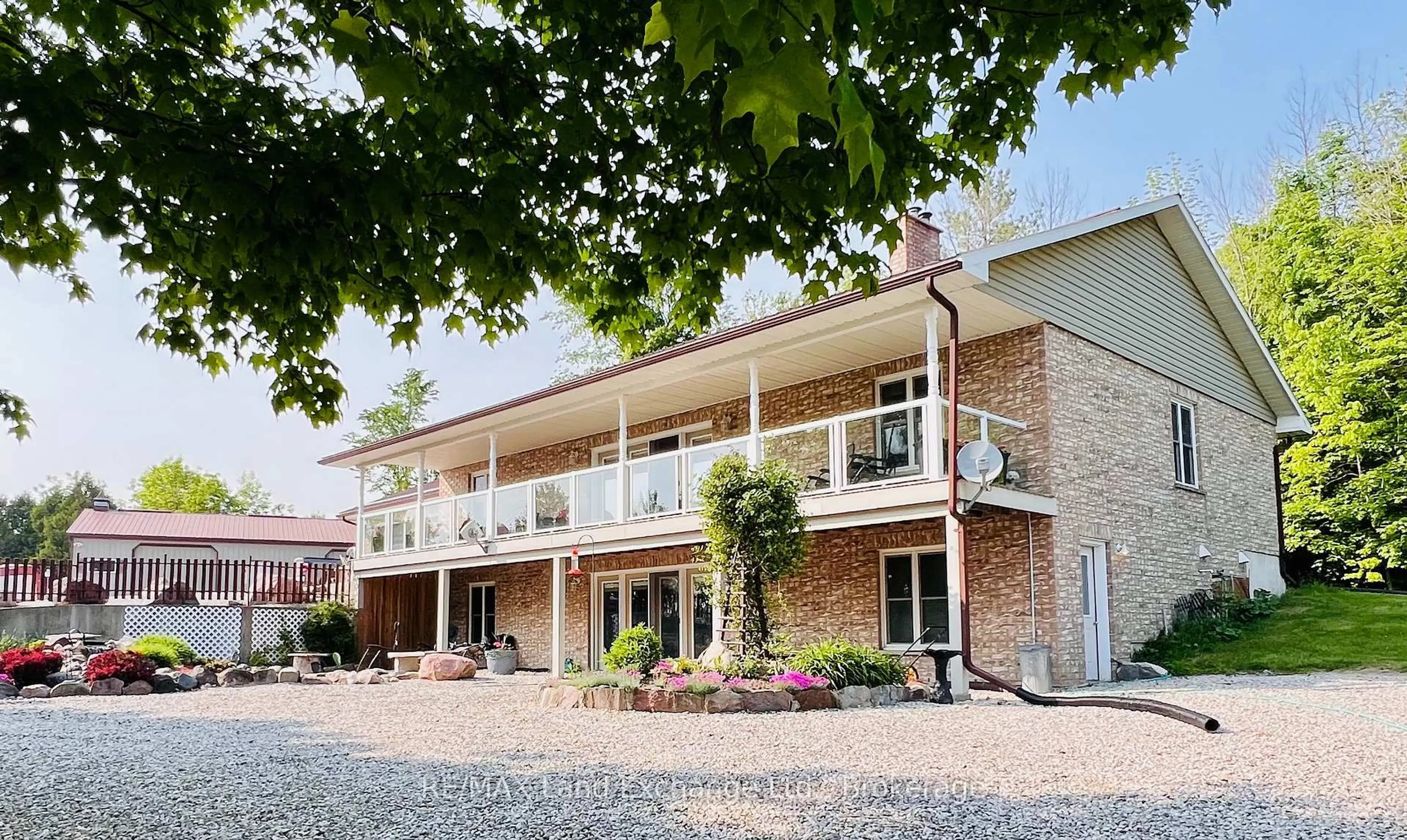 Patio, street for 390 Paradise Lake St, Huron-Kinloss Ontario N0G 2H0