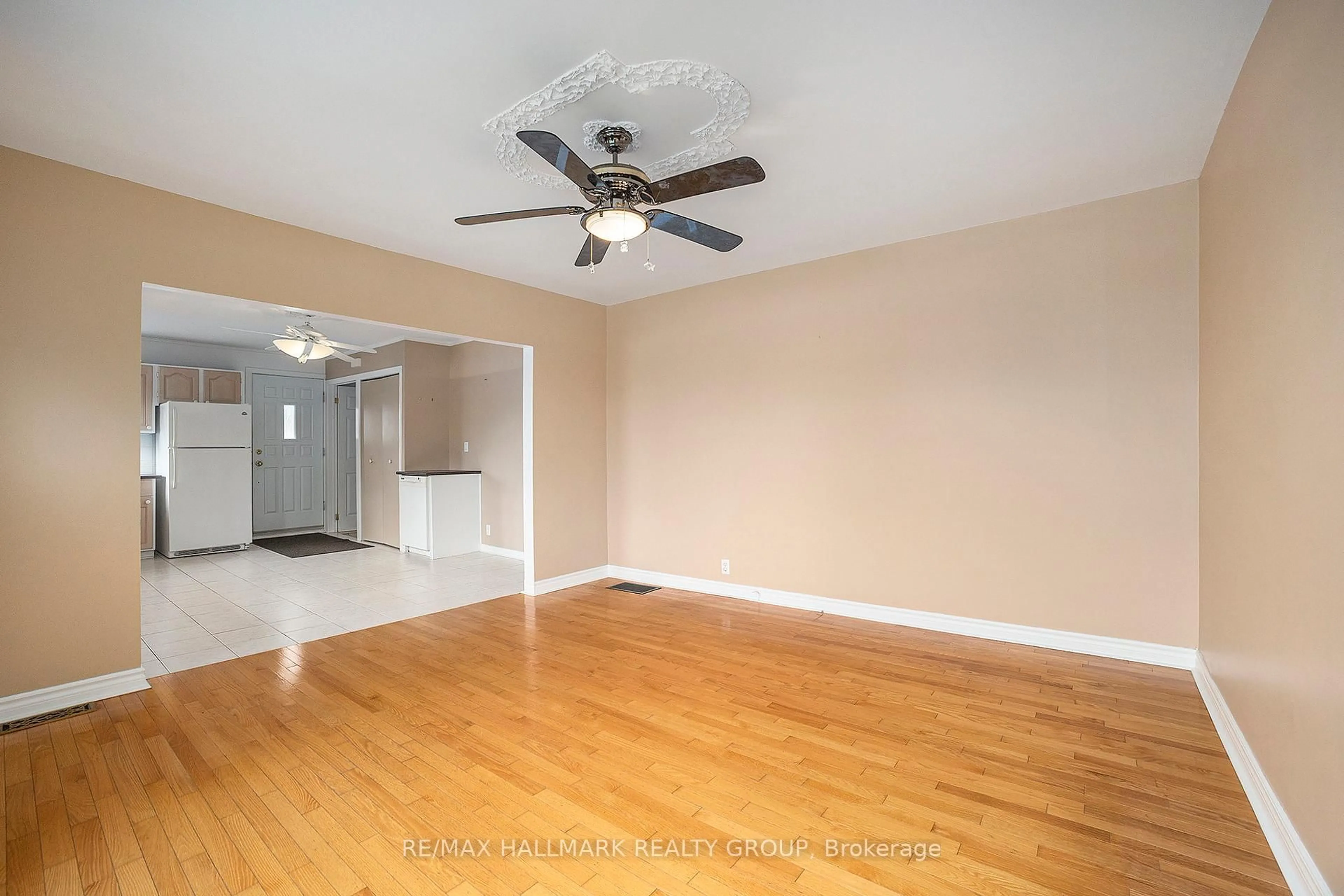 A pic of a room for 3533 Innes Rd, Ottawa Ontario K1C 1T1