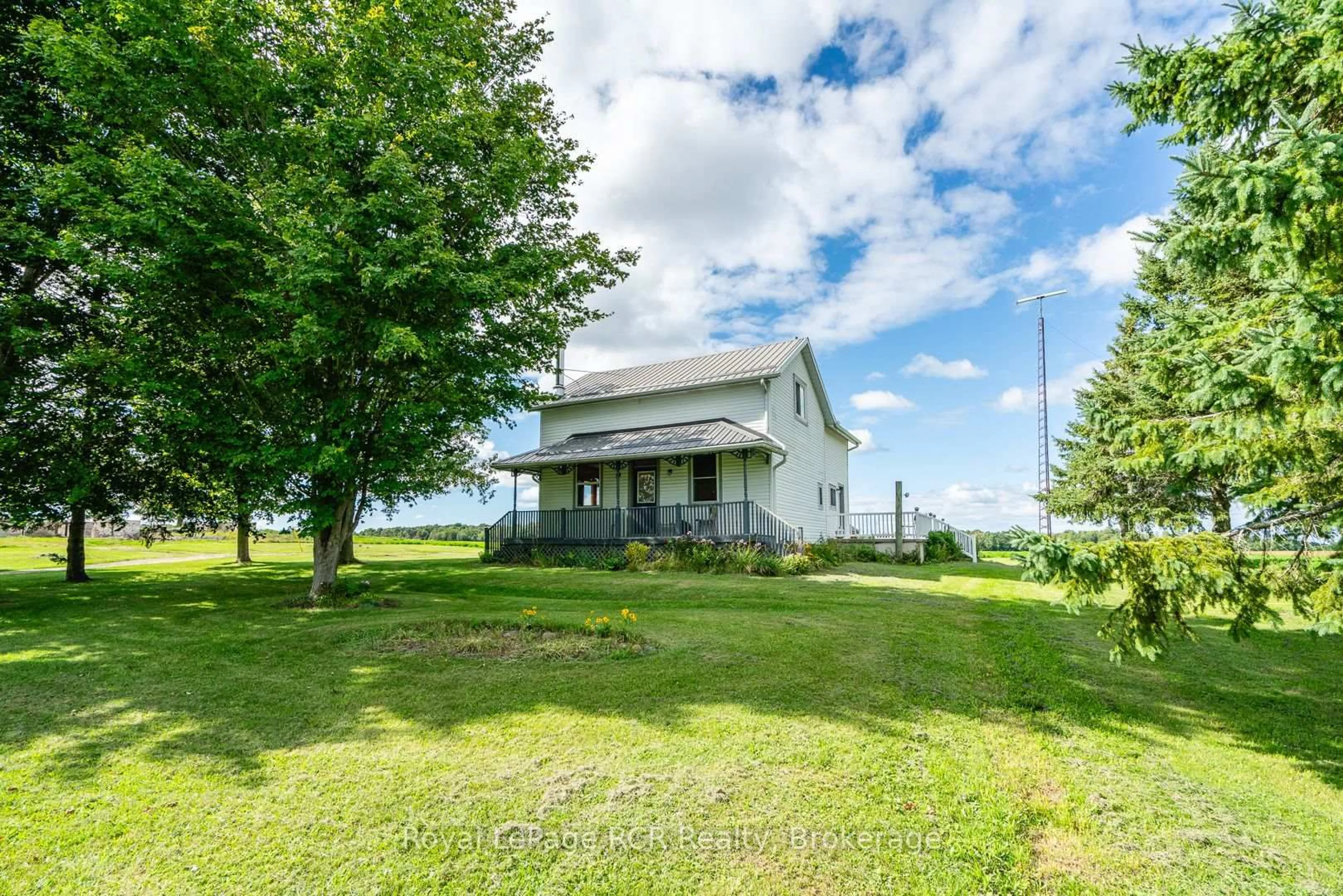 A pic from outside/outdoor area/front of a property/back of a property/a pic from drone, unknown for 228 10 Concession, Brockton Ontario N0G 1J0