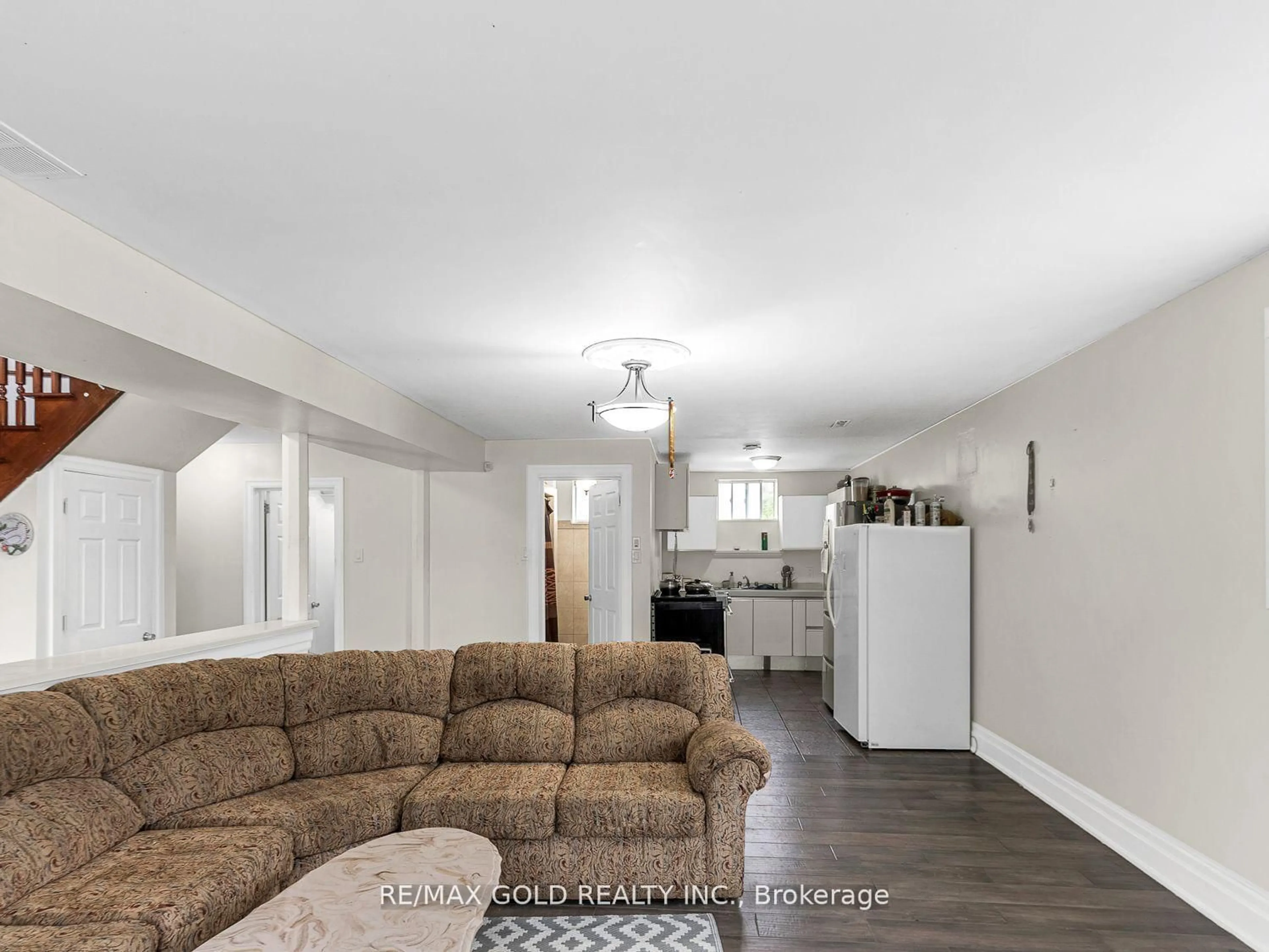Living room with furniture, unknown for 634159 HIGHWAY 10, Mono Ontario L9W 5P4