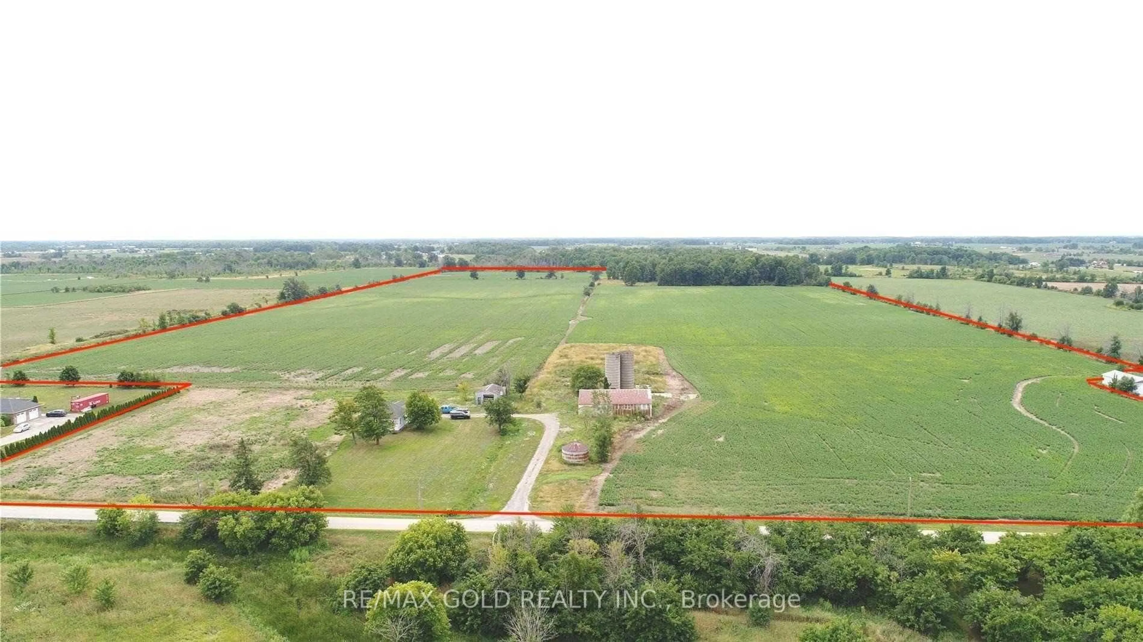 A pic from outside/outdoor area/front of a property/back of a property/a pic from drone, unknown for 705 Kemp Rd, Grimsby Ontario L3M 4E7