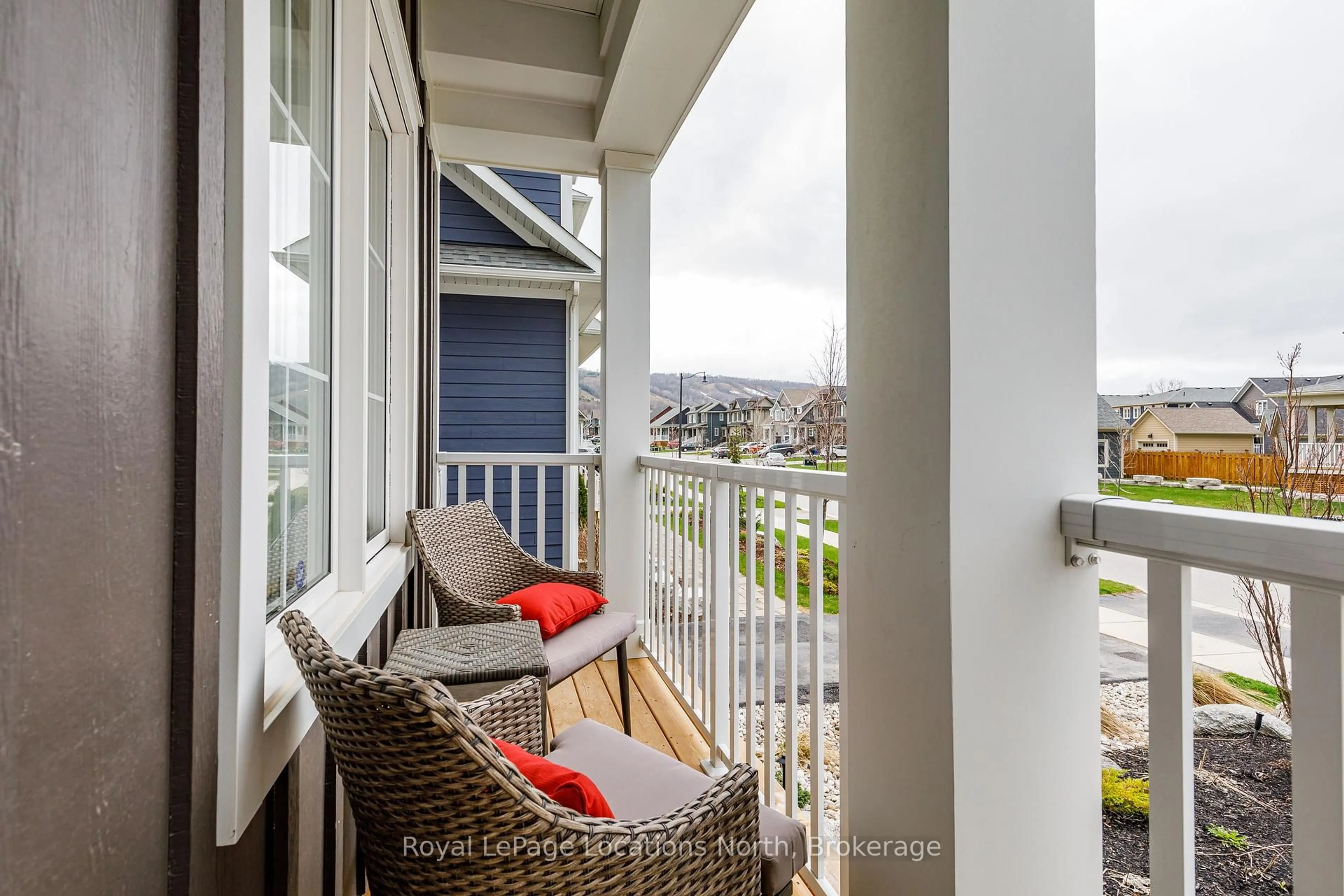 Balcony in the apartment, water/lake/river/ocean view for 122 YELLOW BIRCH Cres, Blue Mountains Ontario L9Y 0Y5