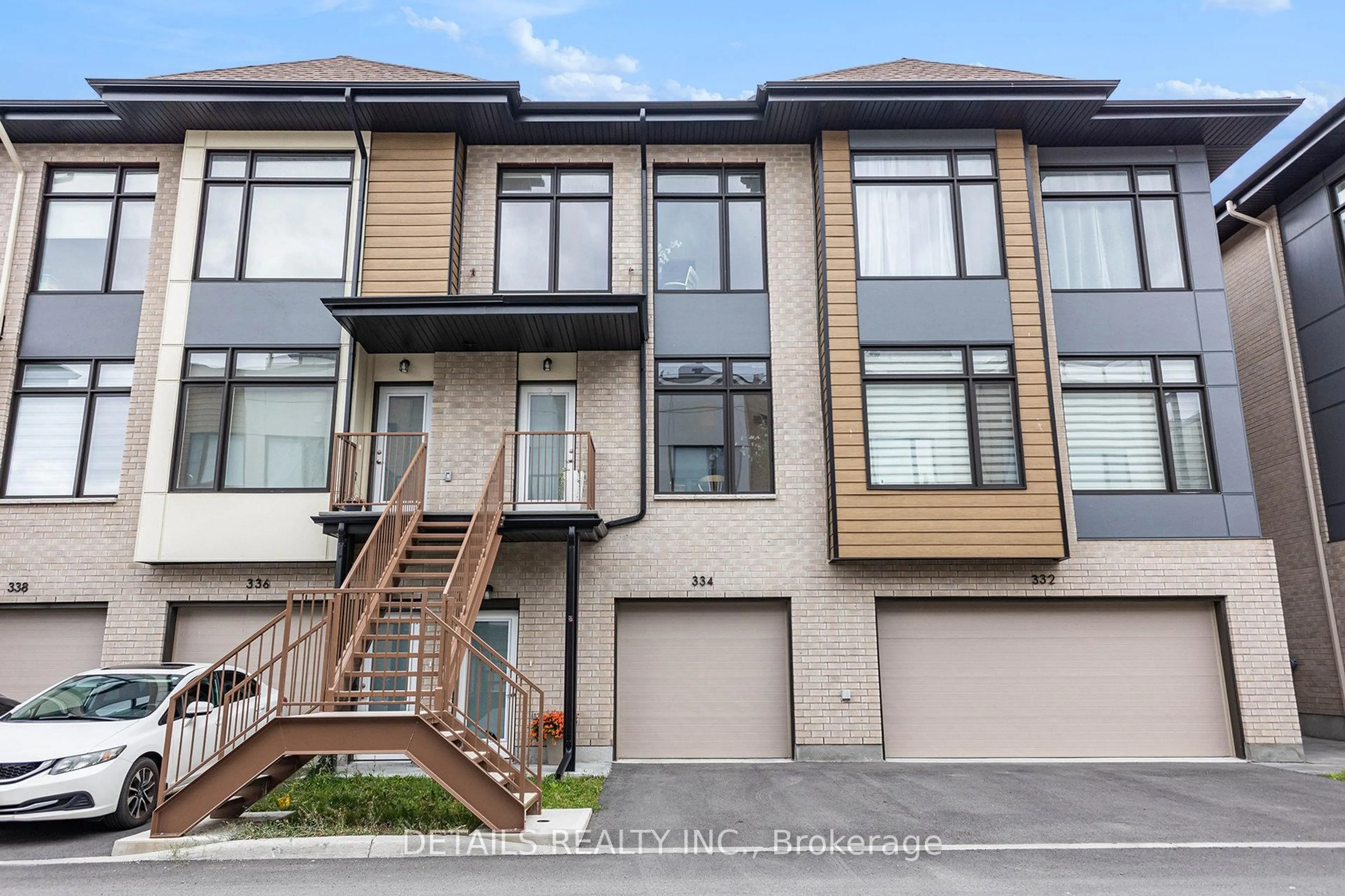 Home with vinyl exterior material, street for 334 Foliage Private, Ottawa Ontario K2H 0C5