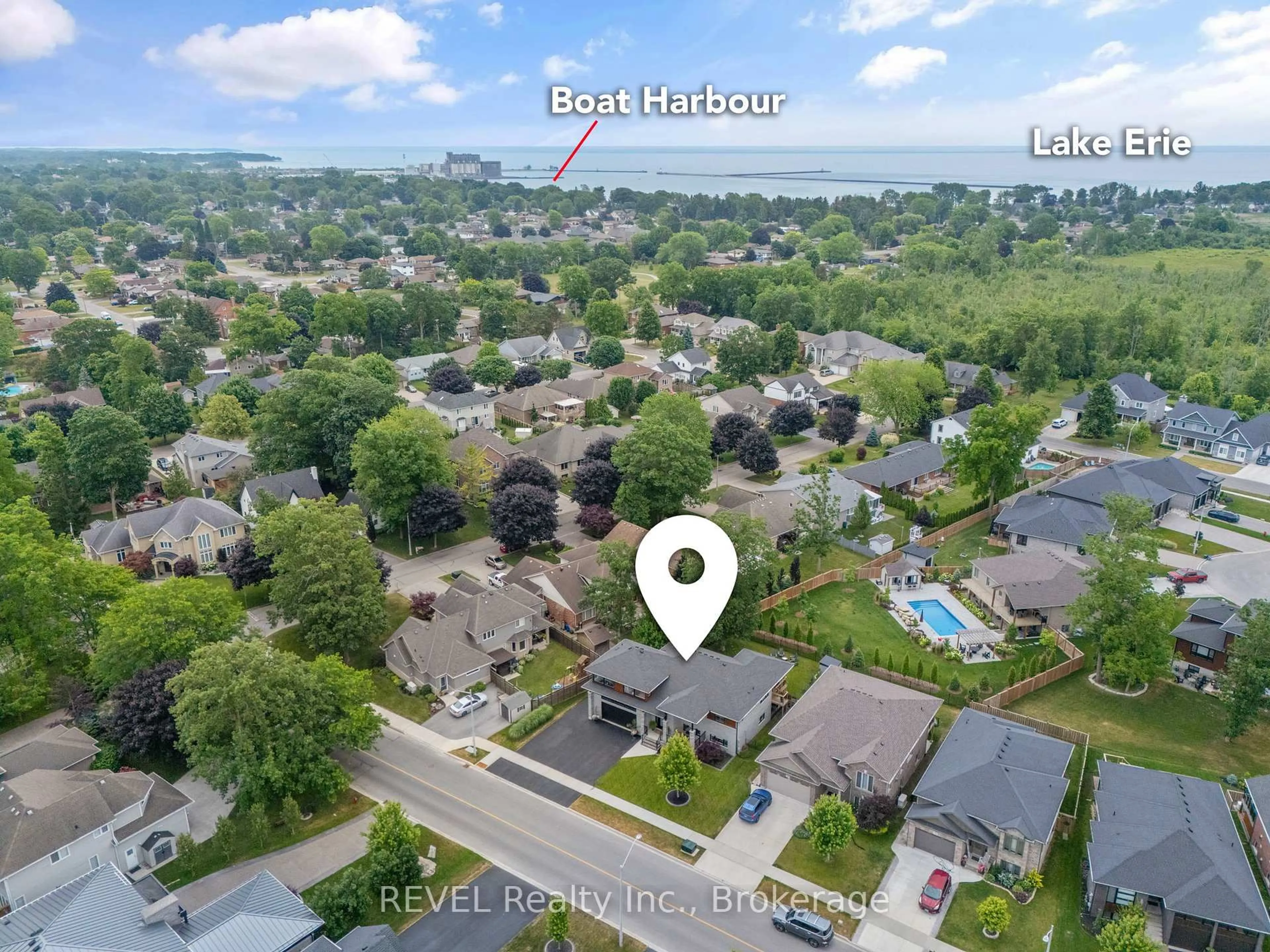 A pic from outside/outdoor area/front of a property/back of a property/a pic from drone, water/lake/river/ocean view for 704 Clarence St, Port Colborne Ontario L3K 0A8