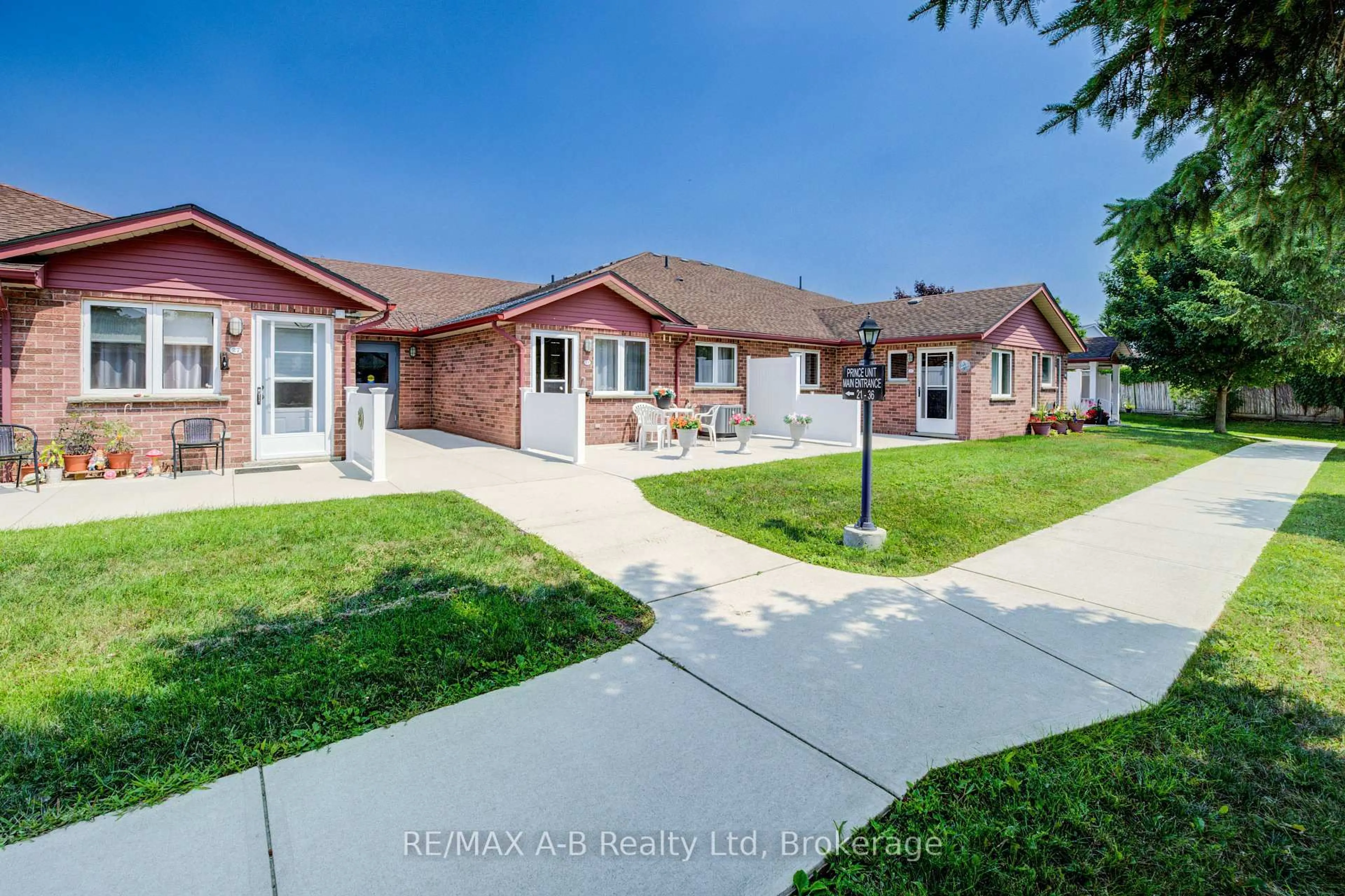 A pic from outside/outdoor area/front of a property/back of a property/a pic from drone, street for 300 John St #29, Stratford Ontario N5A 7V5