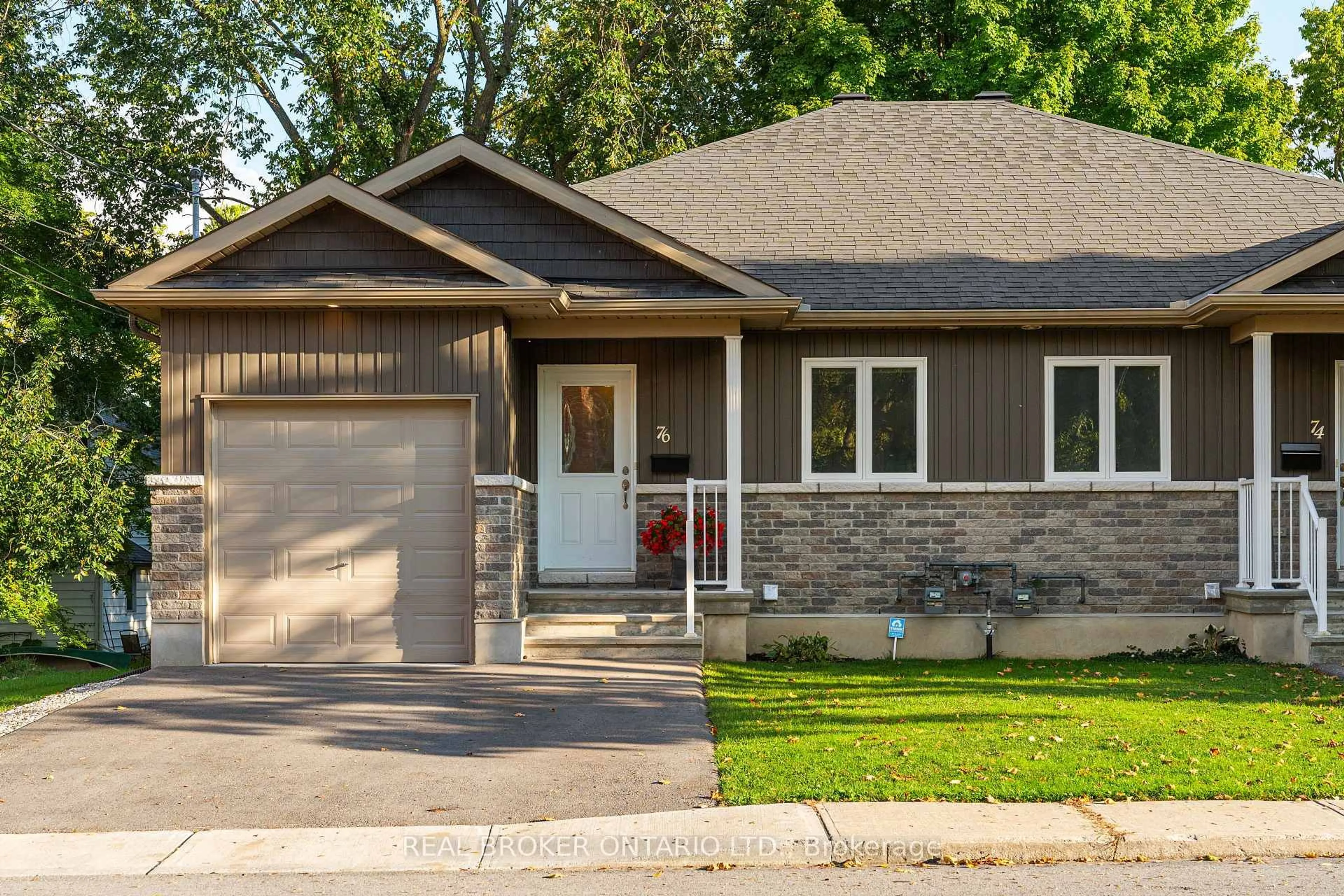 Home with brick exterior material, street for 76 William St, Carleton Place Ontario K7C 1X8