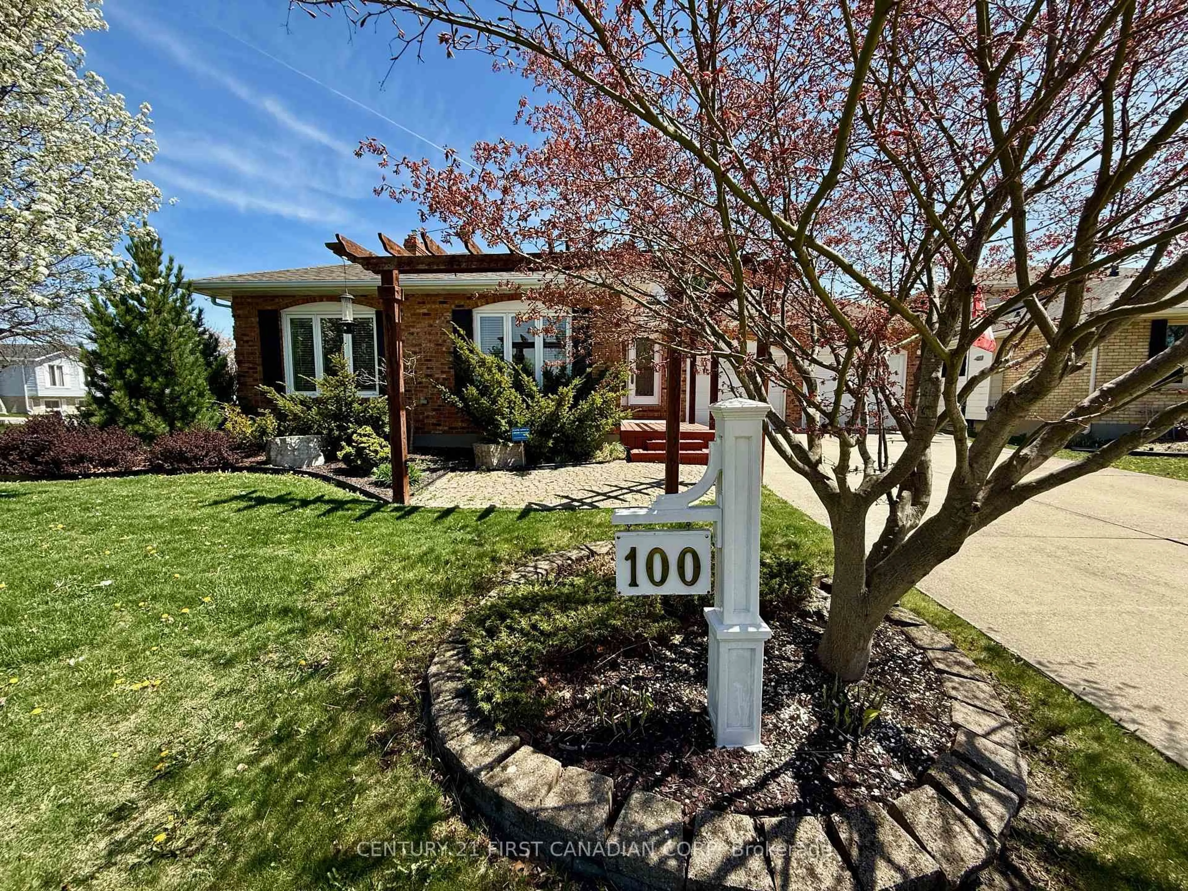 Unknown for 100 Hastings Cres, Sarnia Ontario N7S 5K5