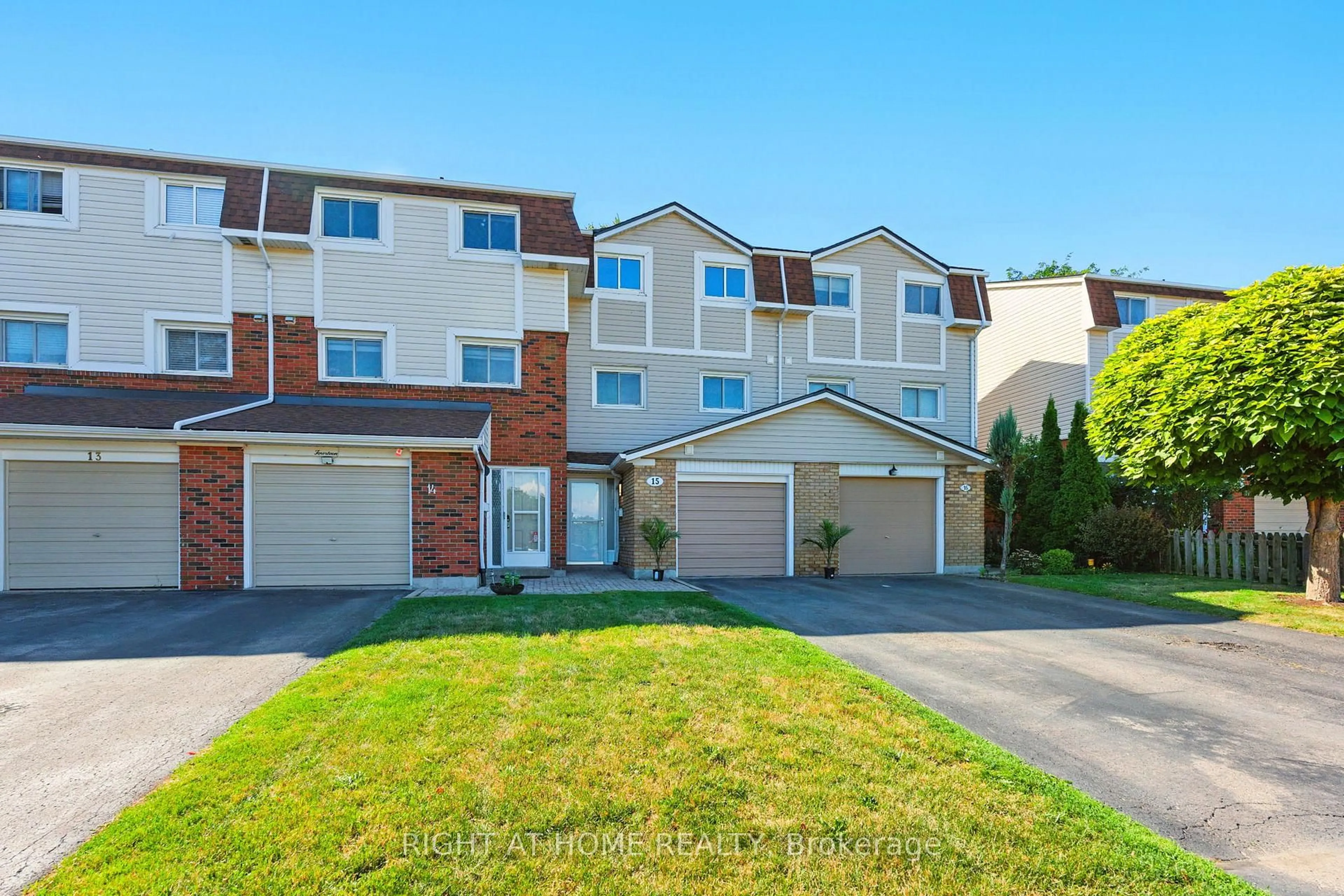 Unknown for 11 Harrisford St #15, Hamilton Ontario L8K 6L7