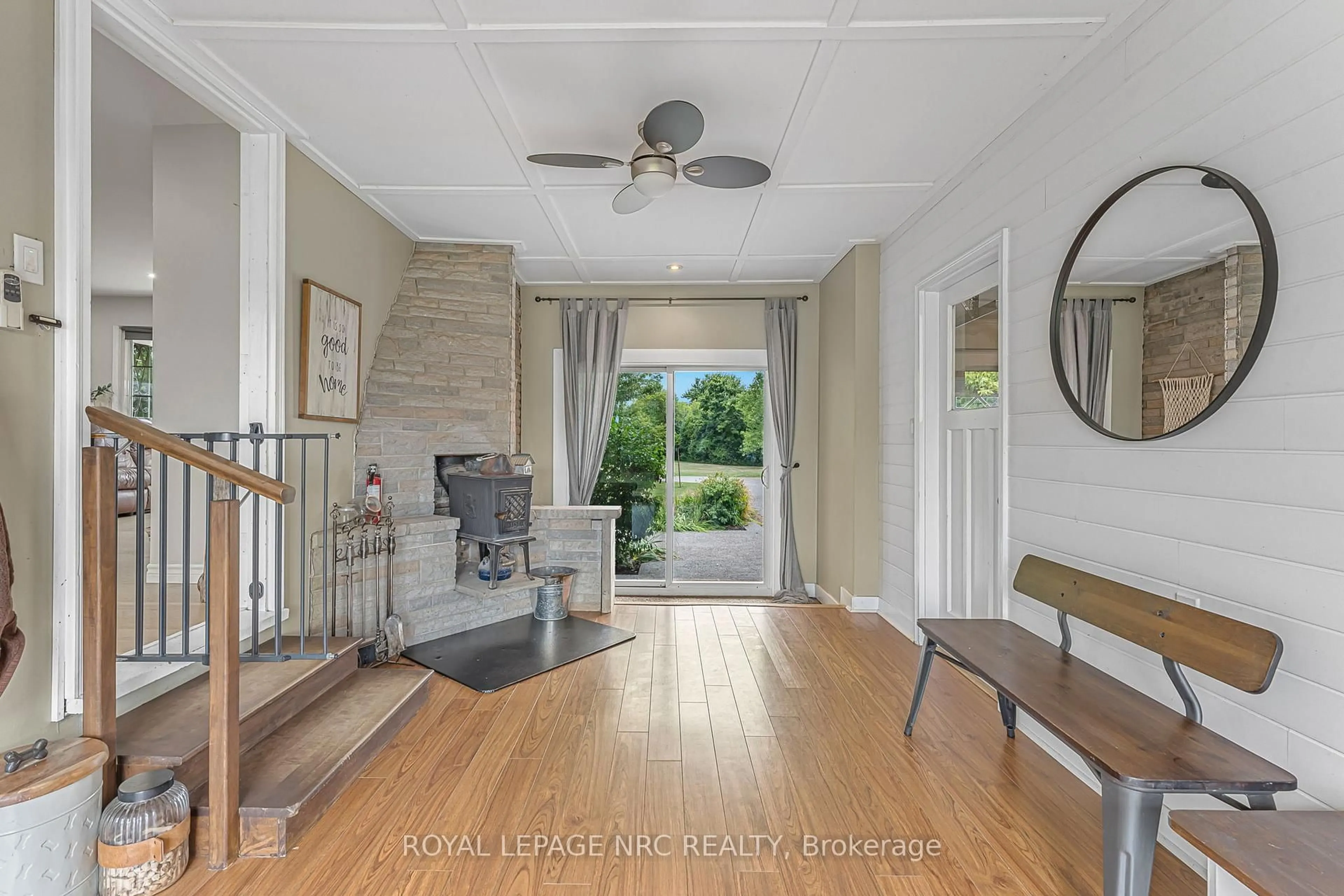 Indoor entryway for 87 Port Maitland Rd, Haldimand Ontario N1A 2W6