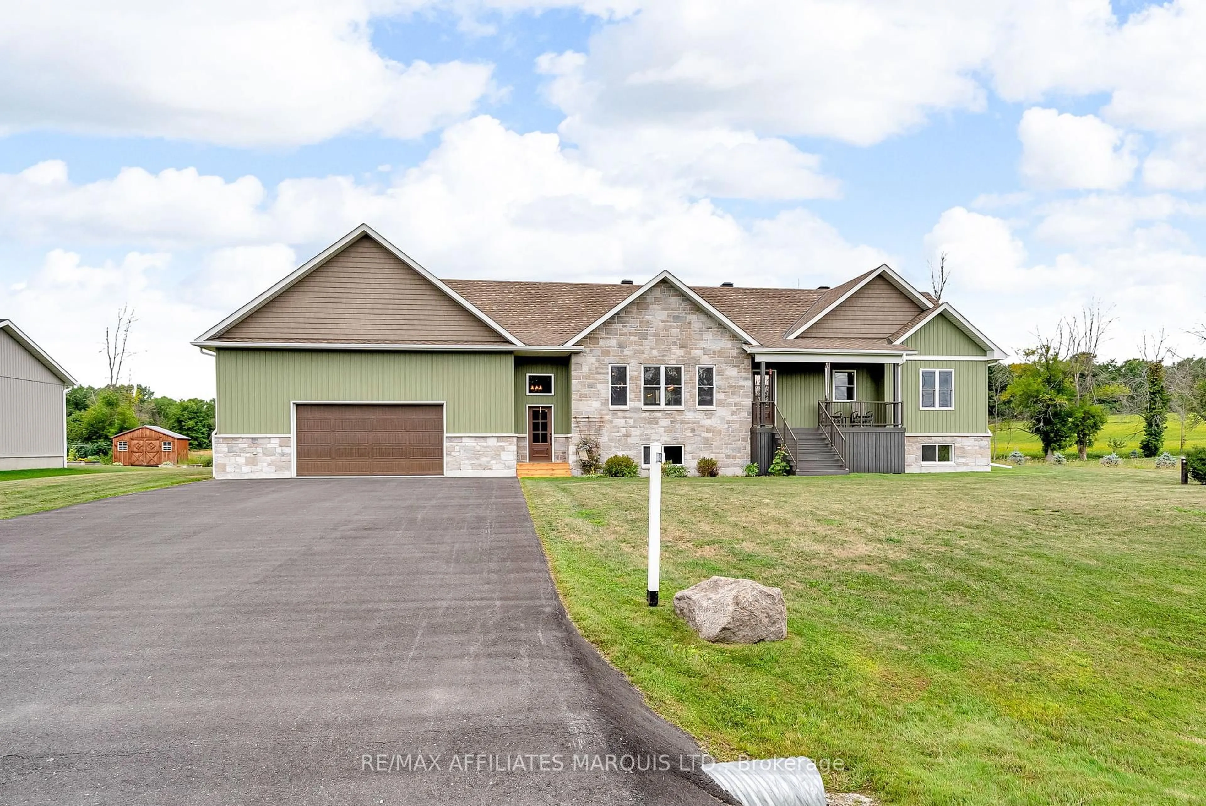 Home with vinyl exterior material, street for 6840 Lalonde Blvd, South Glengarry Ontario K0C 2E0